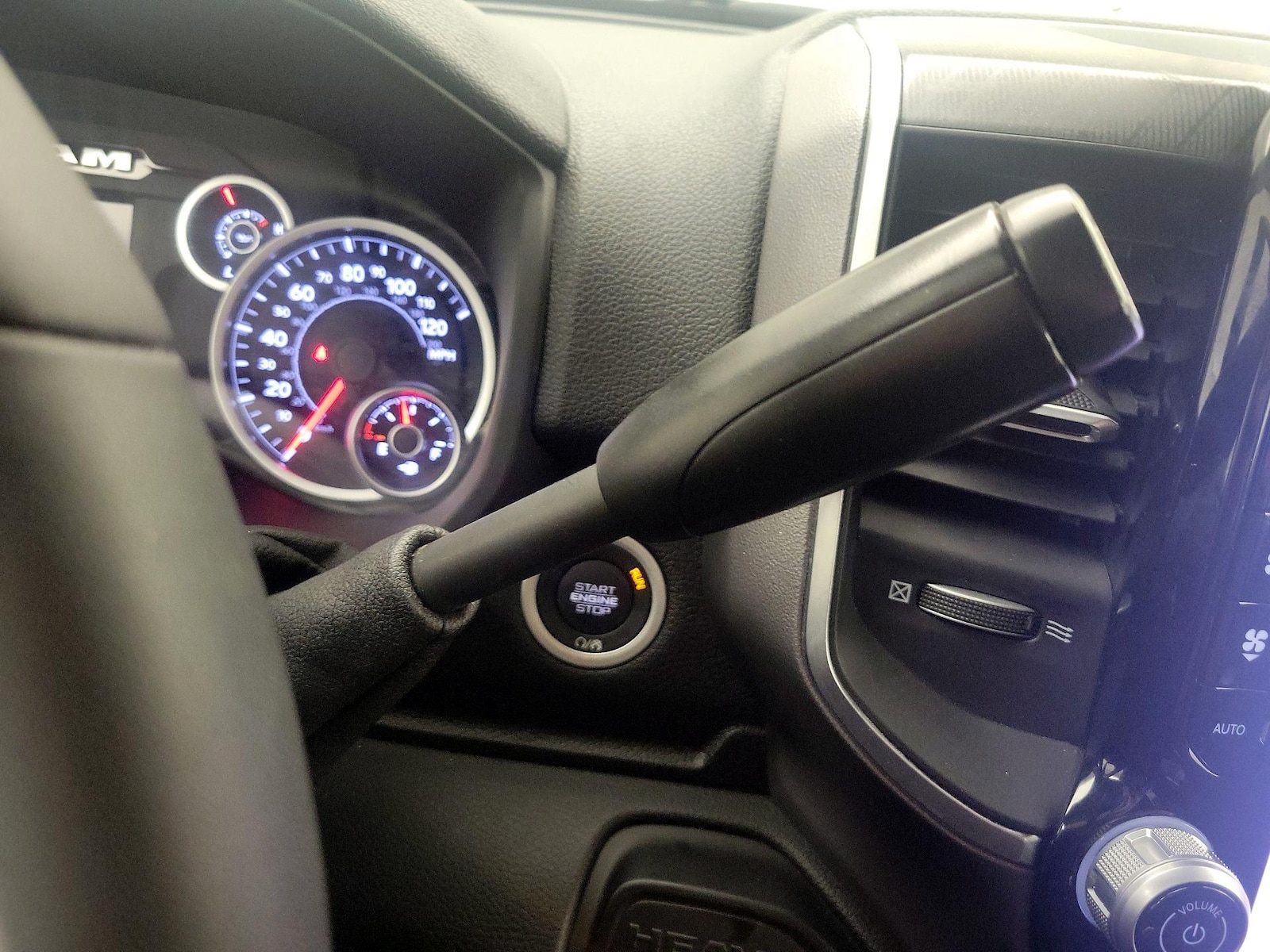 2025 RAM Ram 2500 Pickup Big Horn - Photo 19