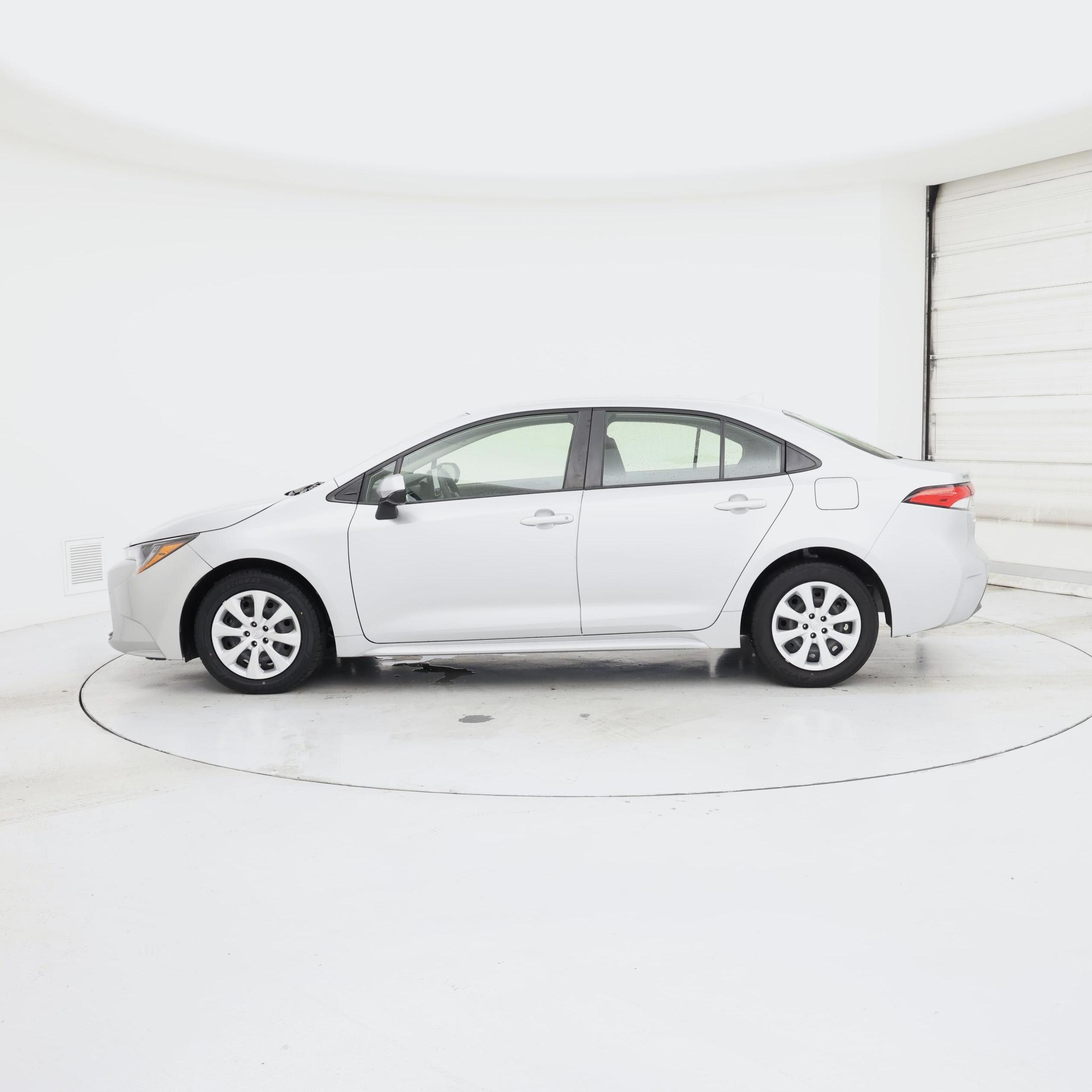 Thumbnail: 2023 Toyota Corolla - 3