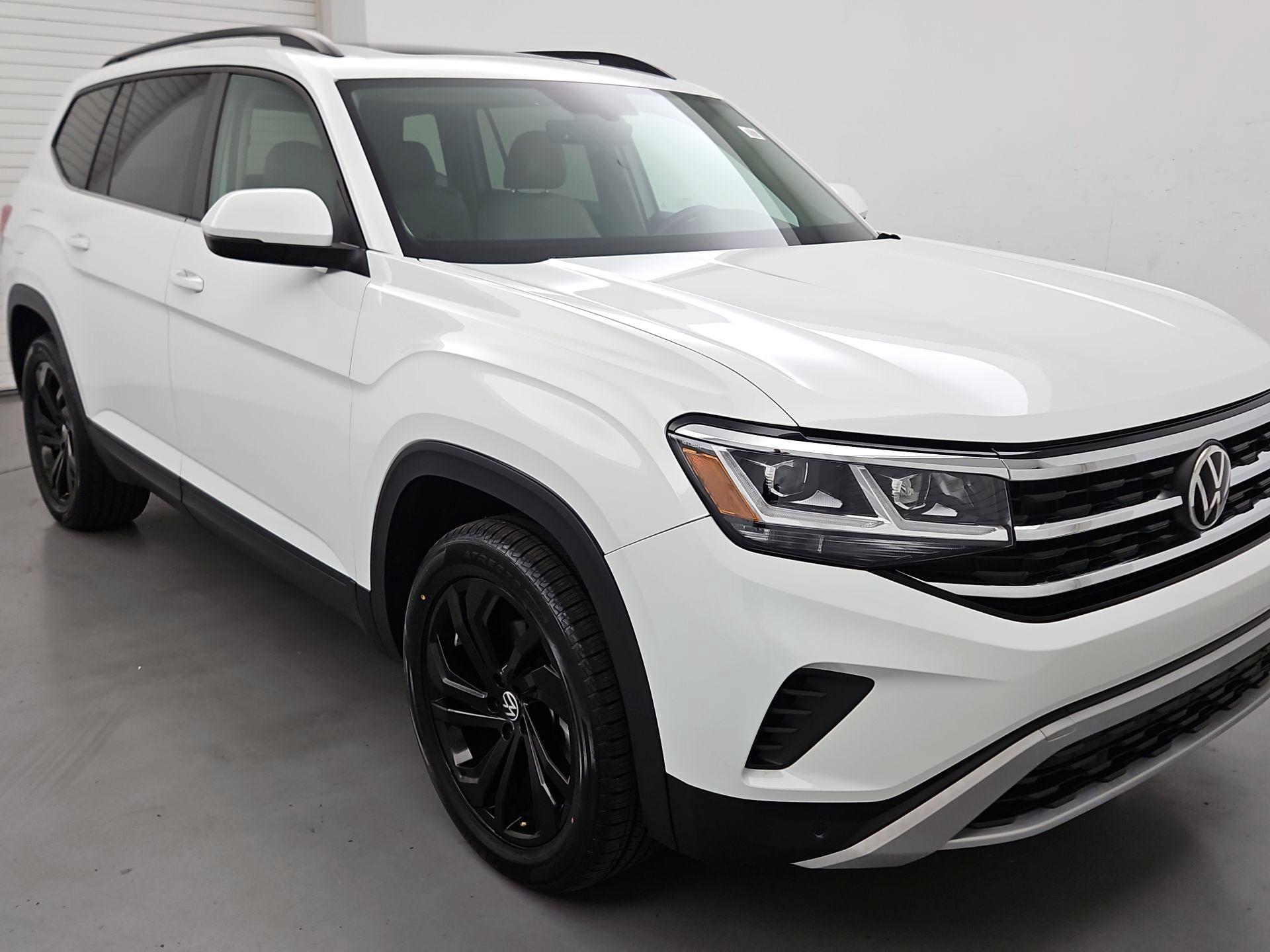 Thumbnail: 2022 Volkswagen Atlas - 1