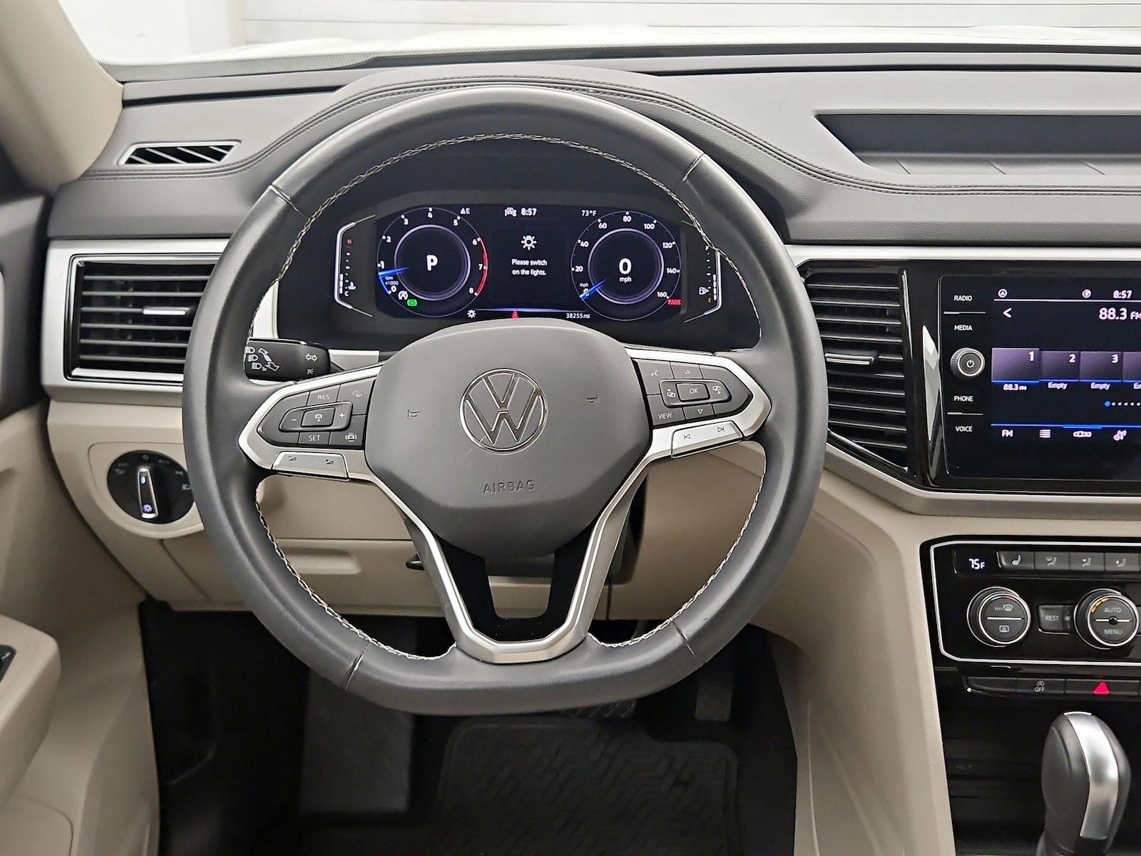 2022 Volkswagen Atlas SE w/Tech - Photo 9