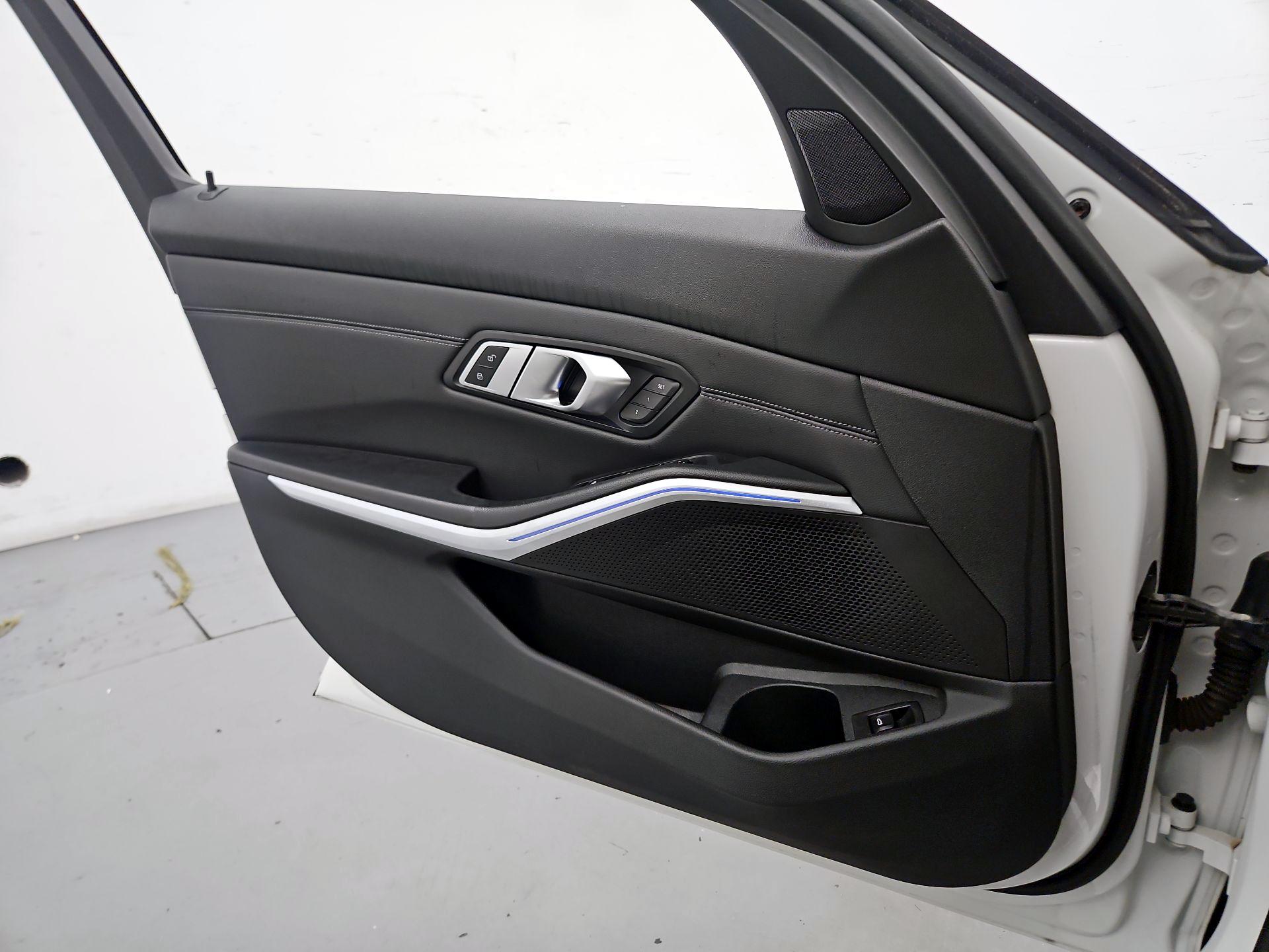Thumbnail: 2020 BMW 3 Series - 12