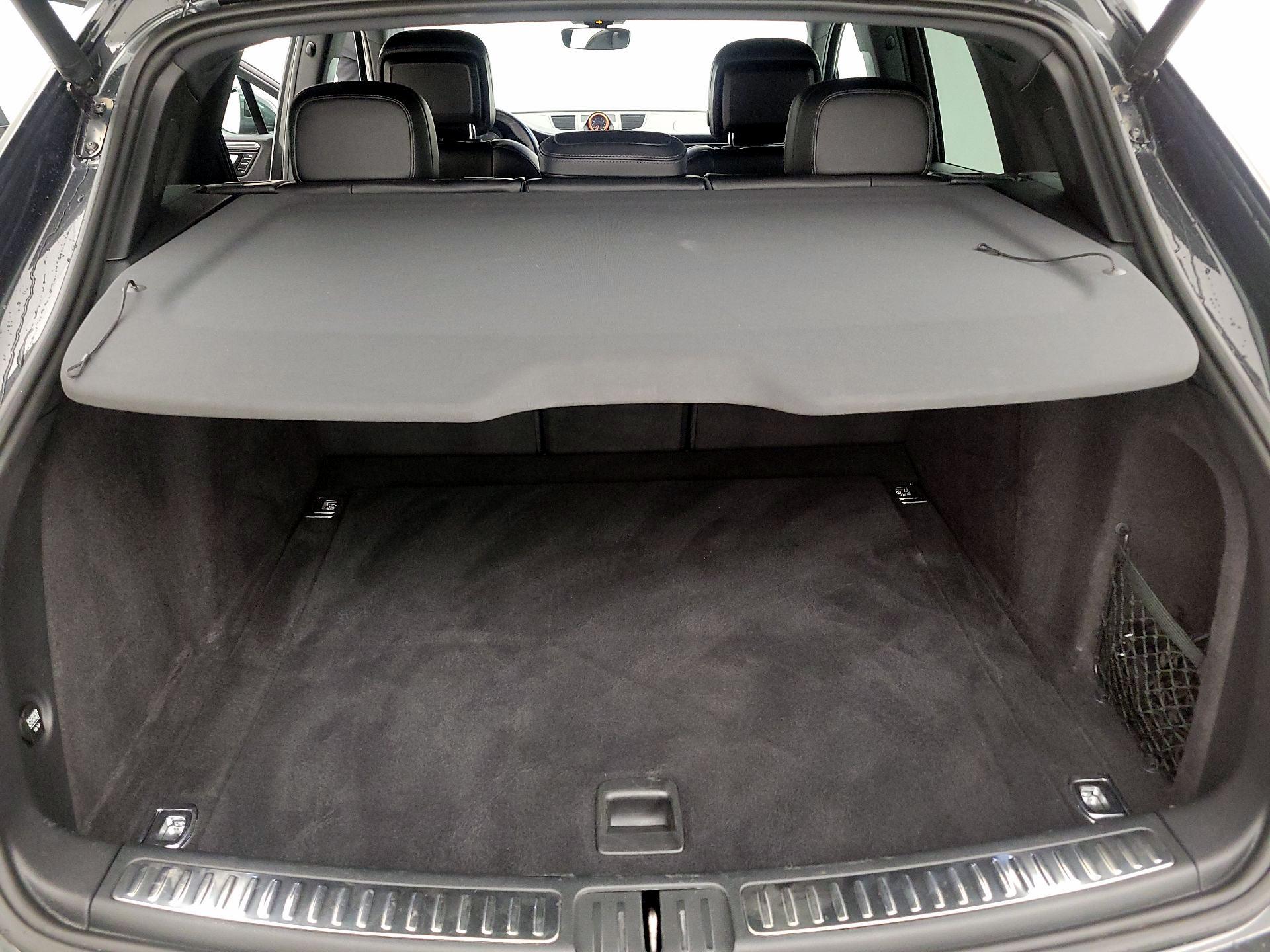 Thumbnail: 2020 Porsche Macan - 20