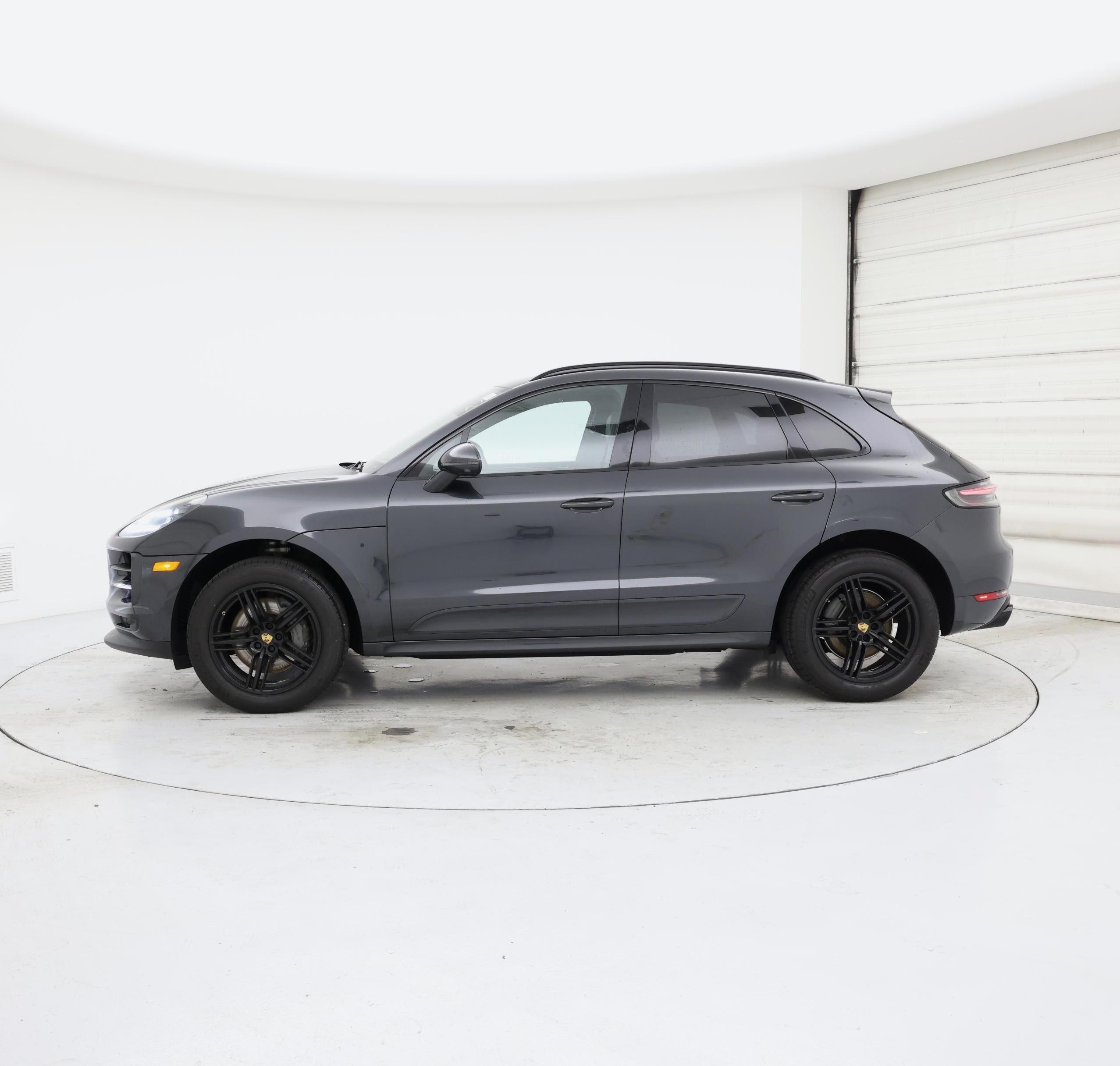 Thumbnail: 2020 Porsche Macan - 3