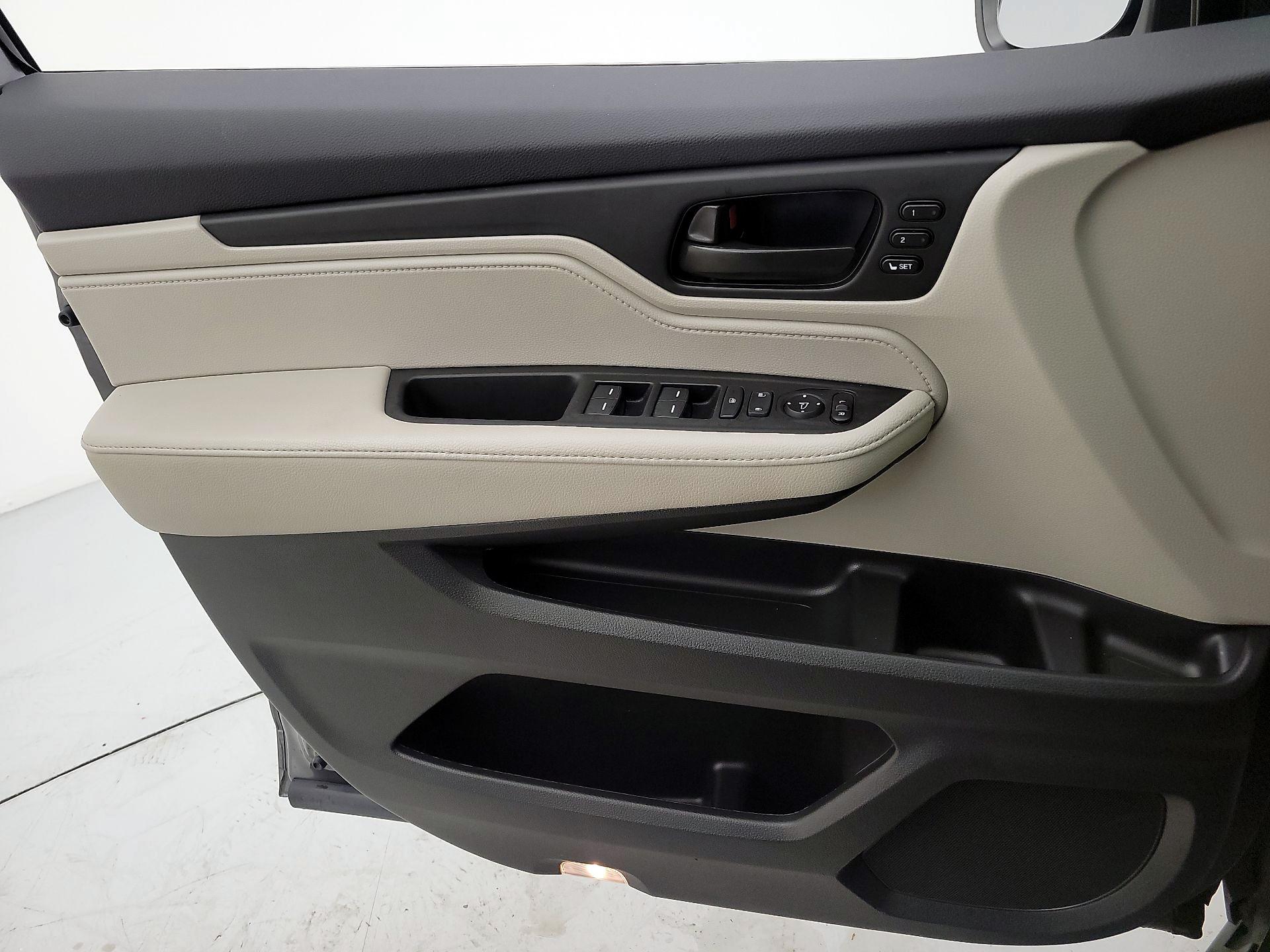 Thumbnail: 2023 Honda Odyssey - 12