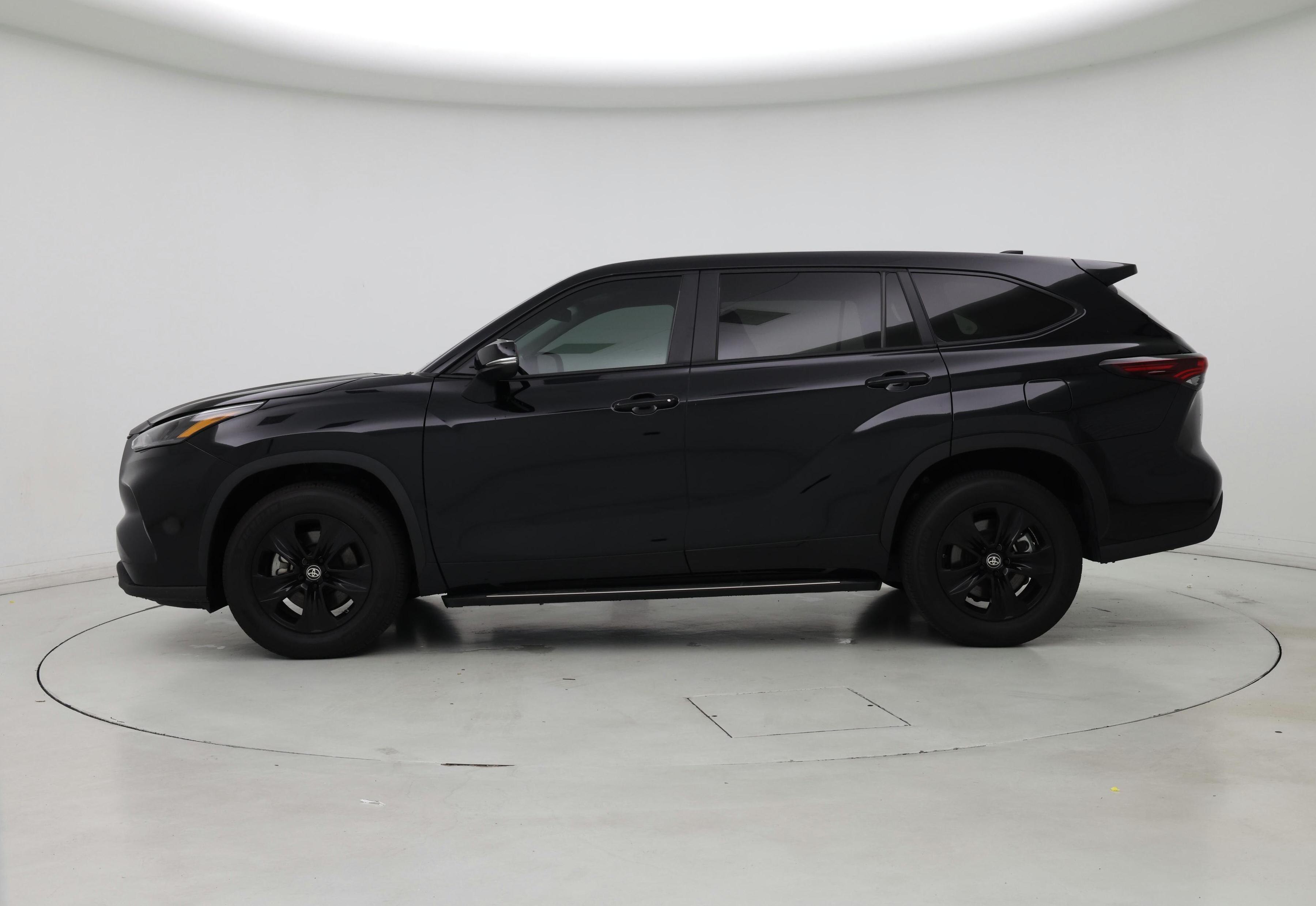 Thumbnail: 2024 Toyota Highlander - 3