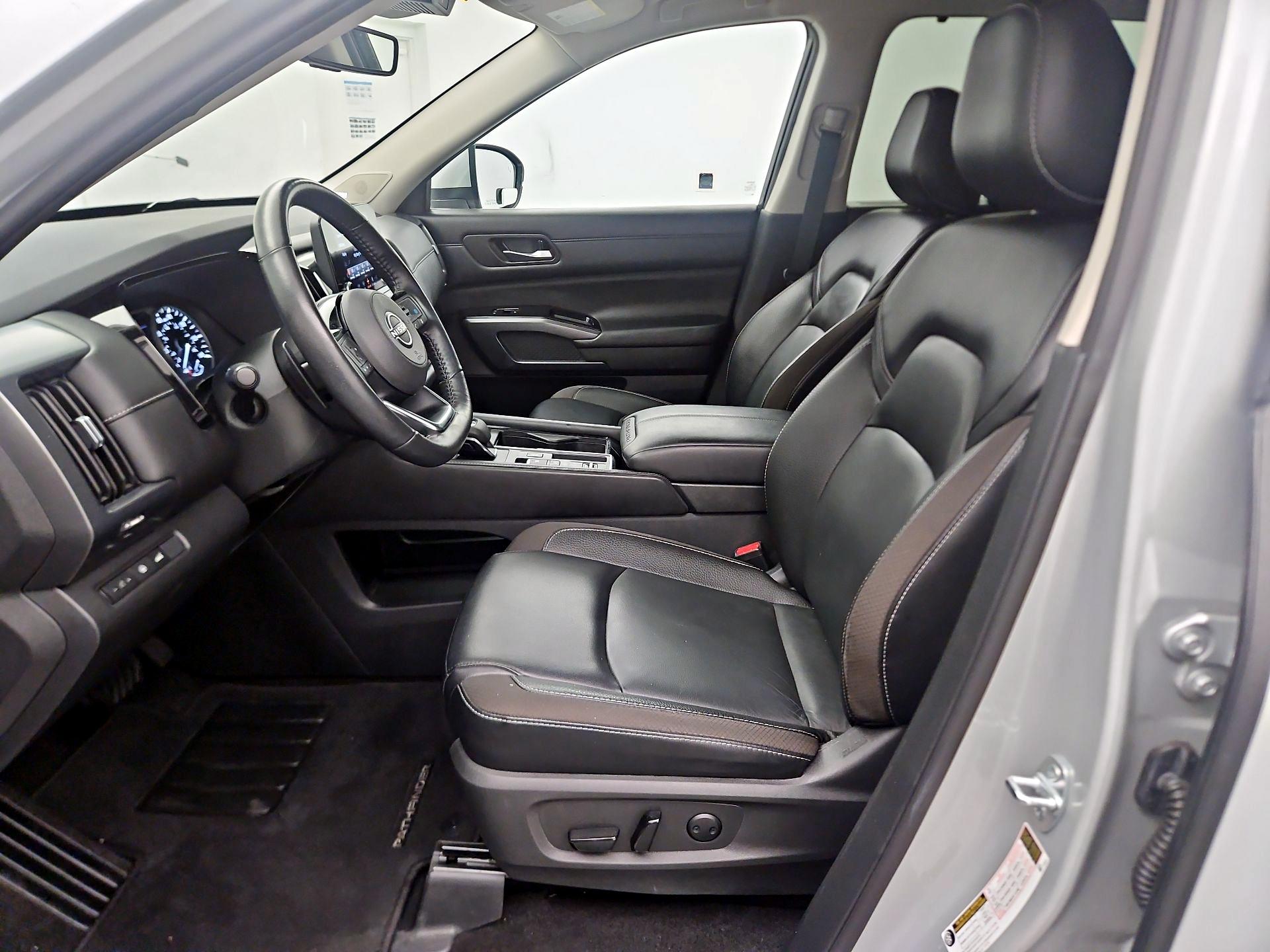 Thumbnail: 2023 Nissan Pathfinder - 11