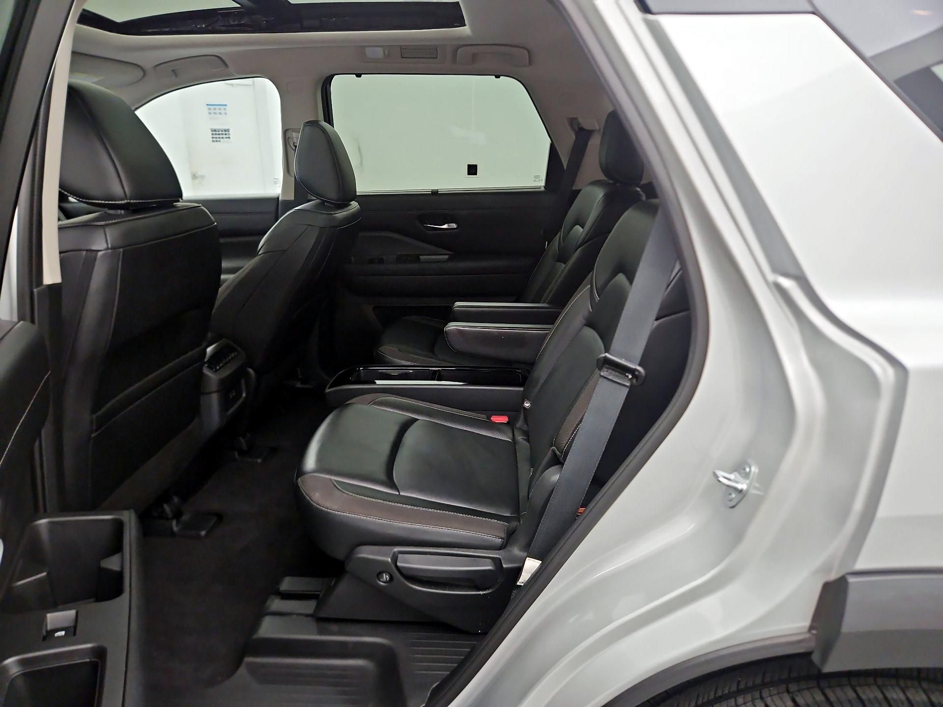 Thumbnail: 2023 Nissan Pathfinder - 20