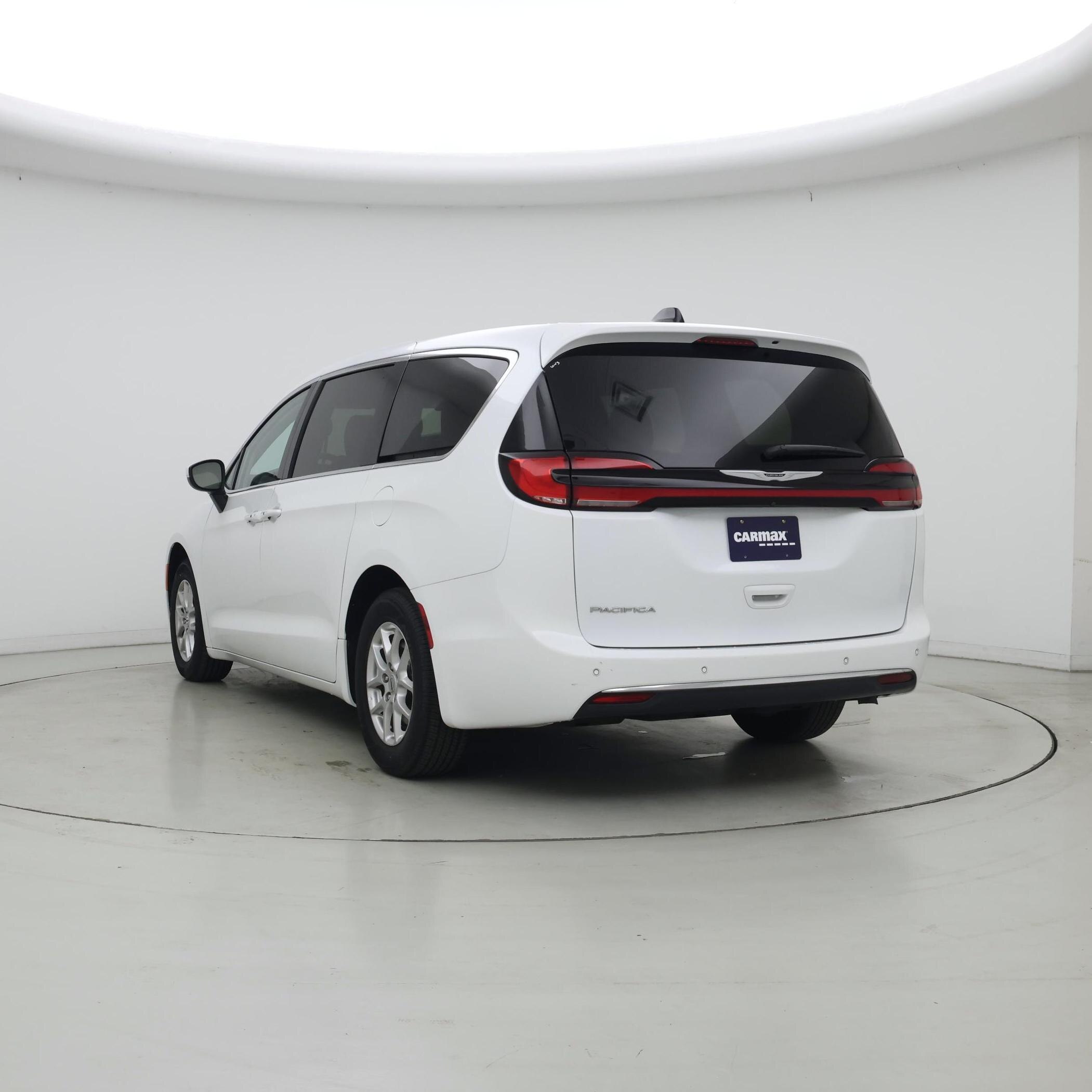 Thumbnail: 2023 Chrysler Pacifica - 2