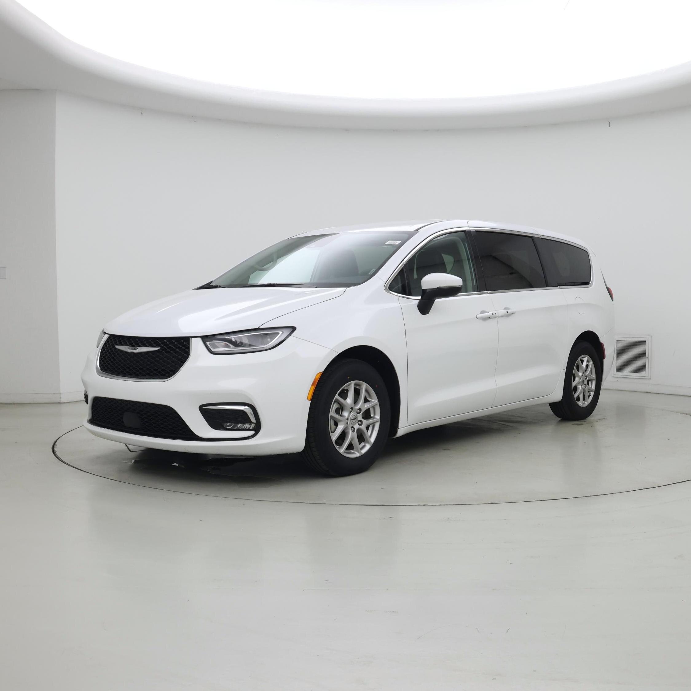 Thumbnail: 2023 Chrysler Pacifica - 4