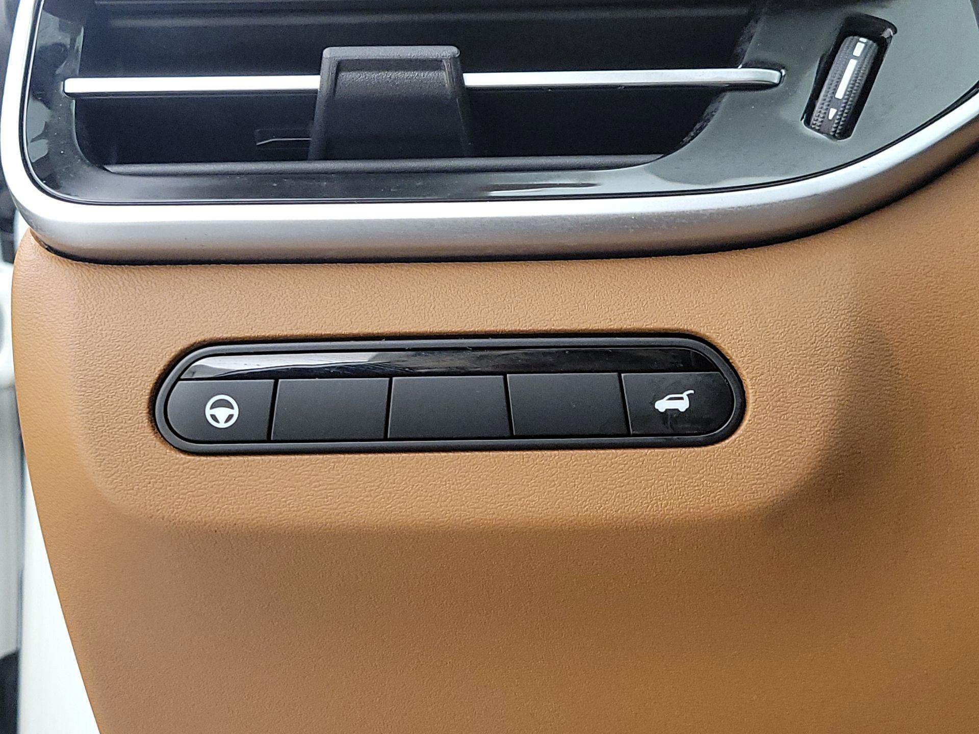 Thumbnail: 2023 INFINITI QX60 - 13