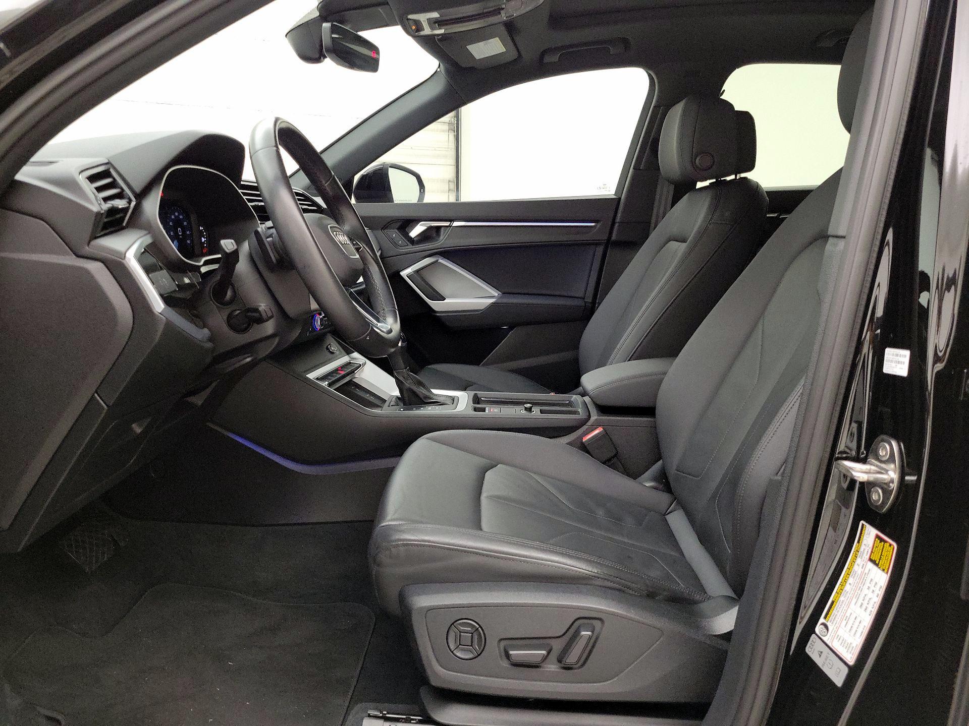 Thumbnail: 2022 Audi Q3 - 11