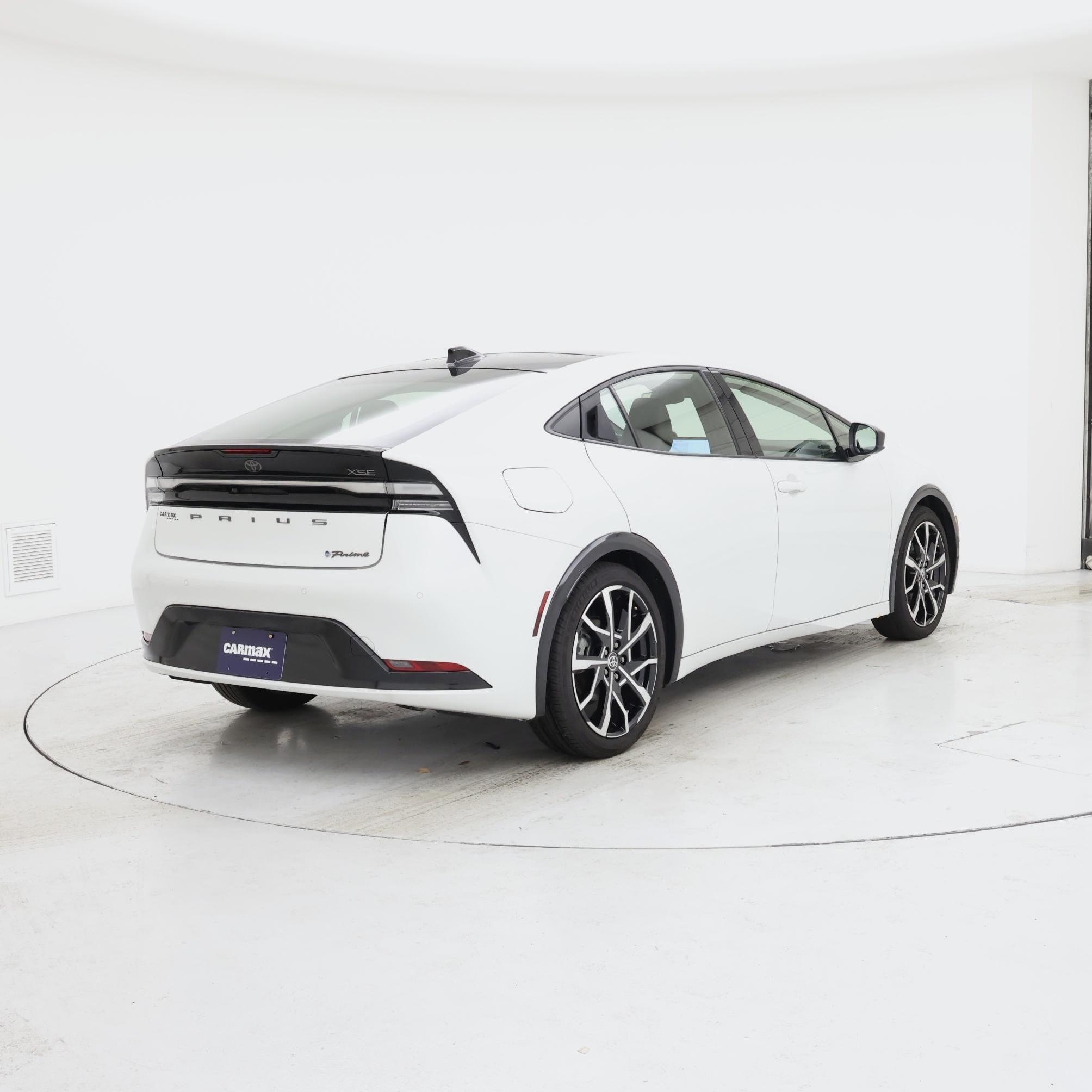 Thumbnail: 2024 Toyota Prius Prime - 8