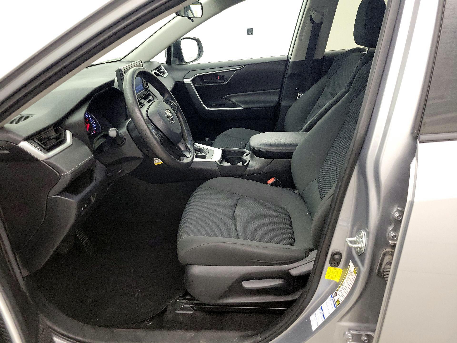 Thumbnail: 2021 Toyota RAV4 - 11