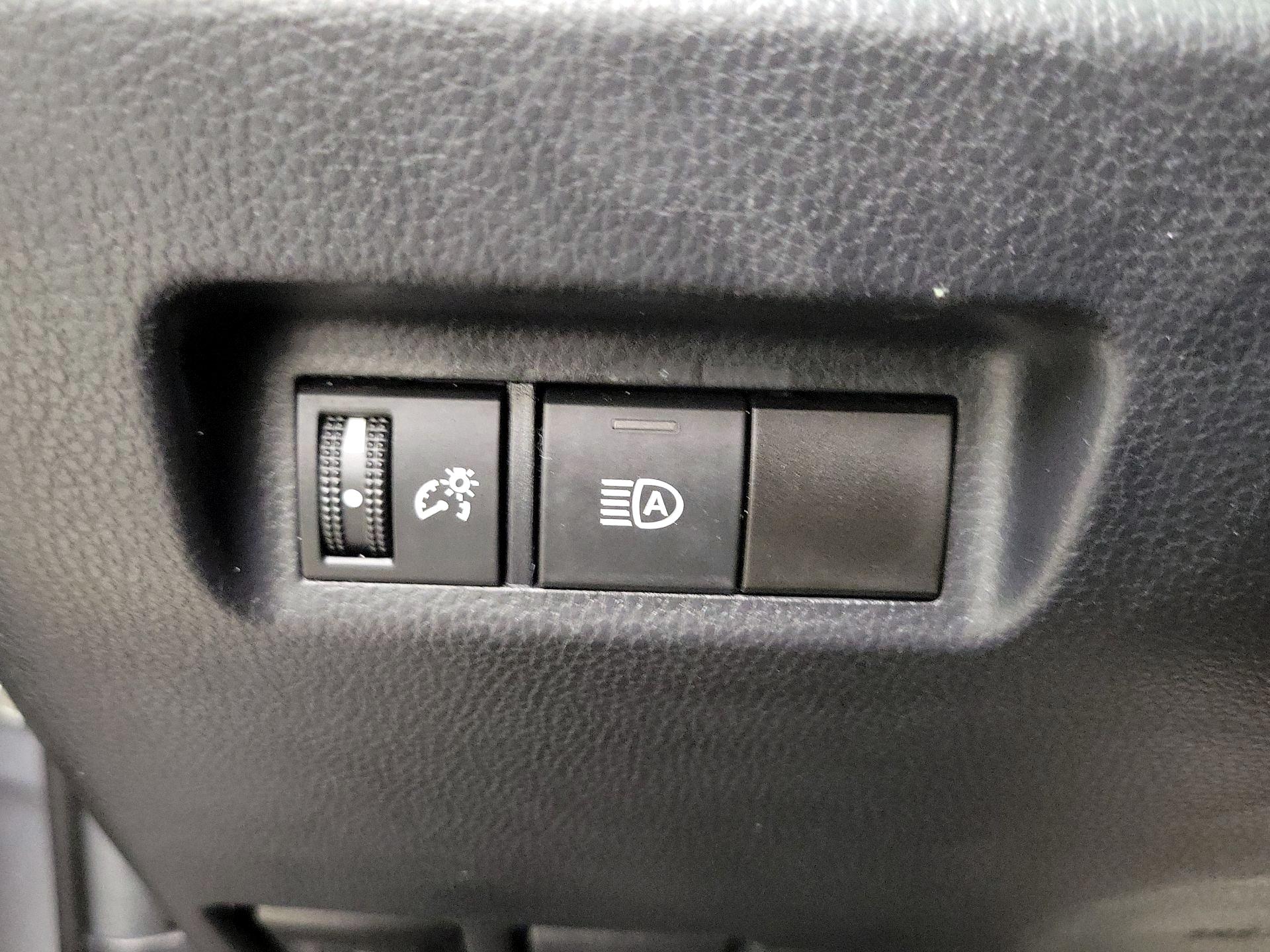 Thumbnail: 2021 Toyota RAV4 - 13
