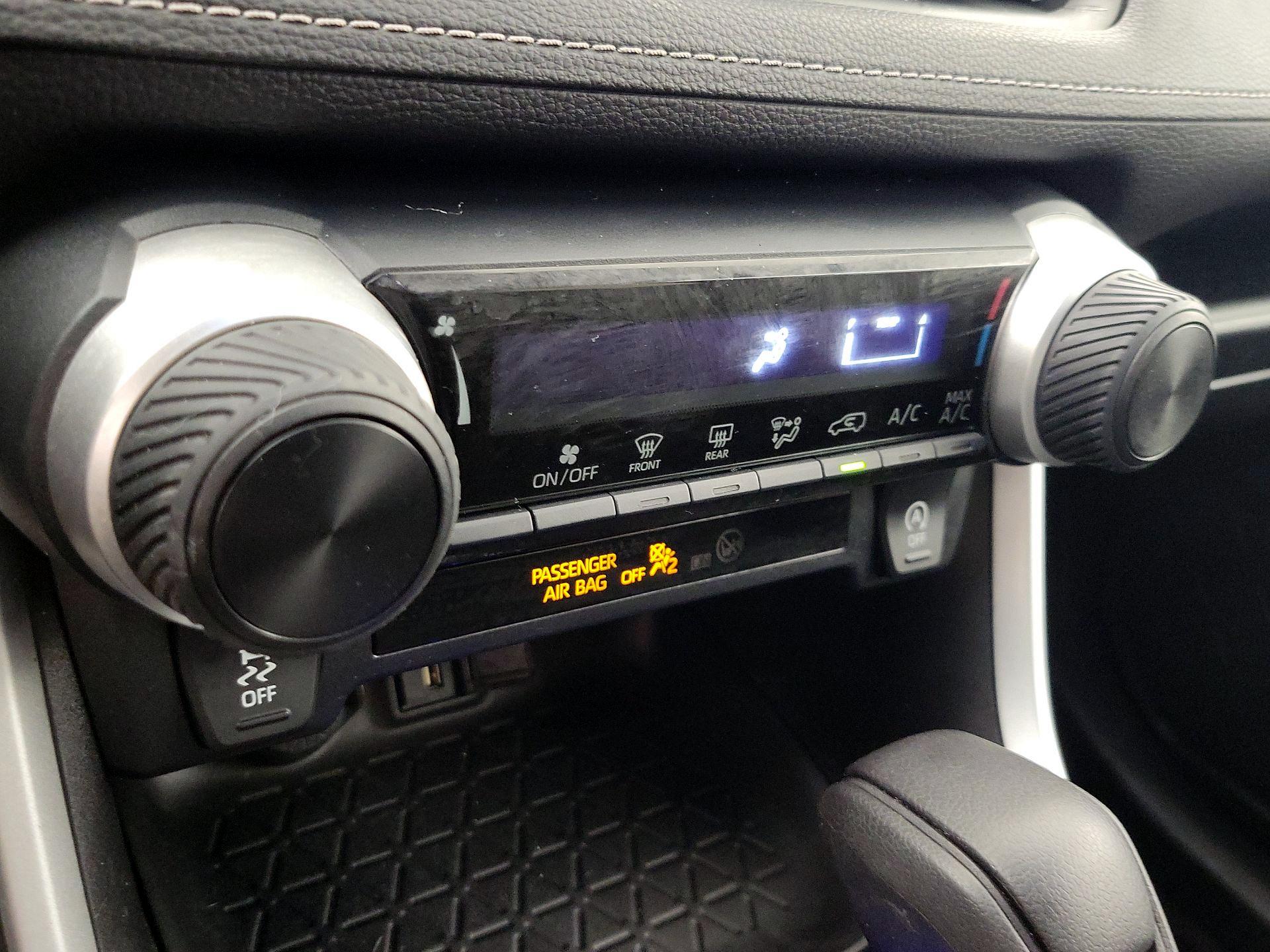 Thumbnail: 2021 Toyota RAV4 - 16