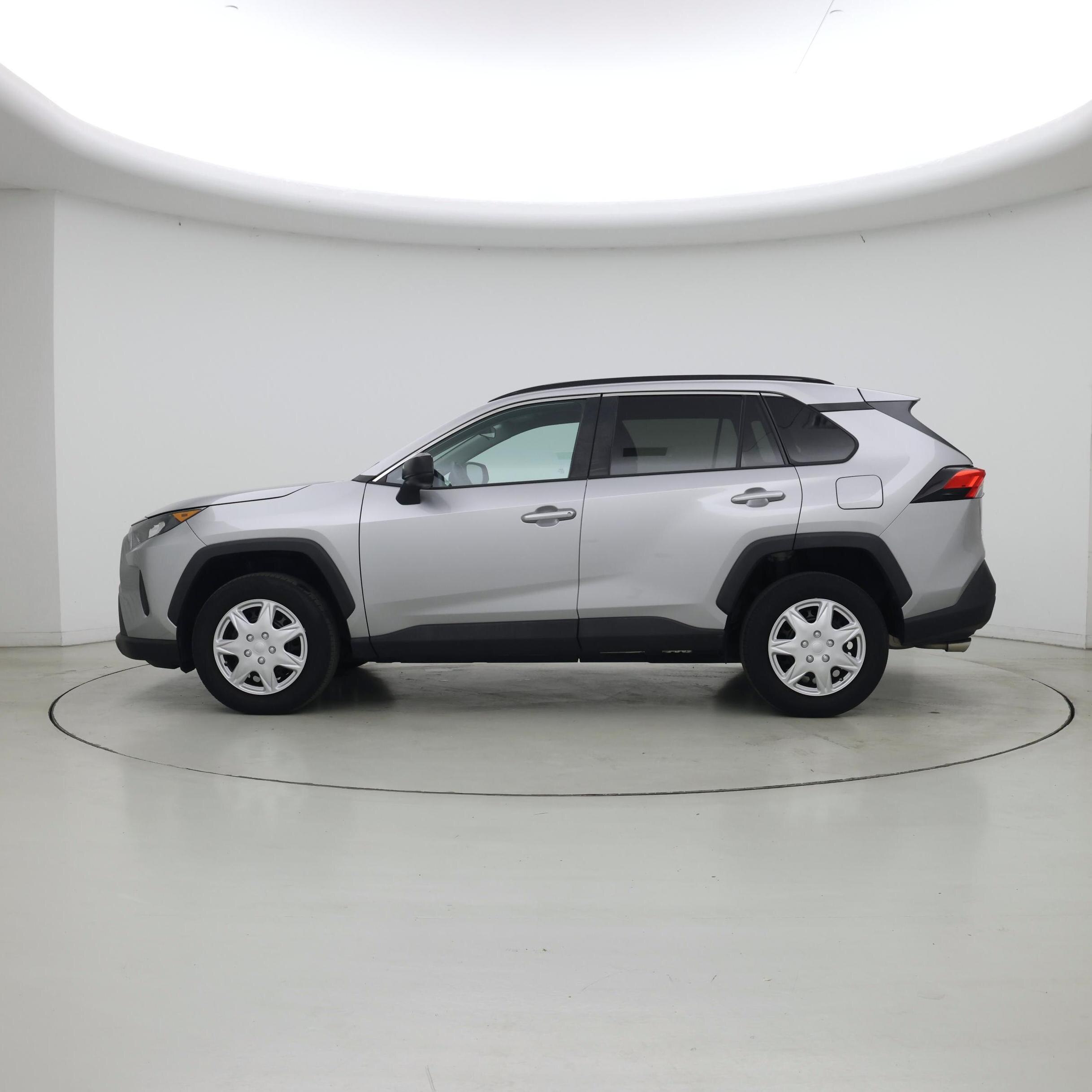 Thumbnail: 2021 Toyota RAV4 - 3