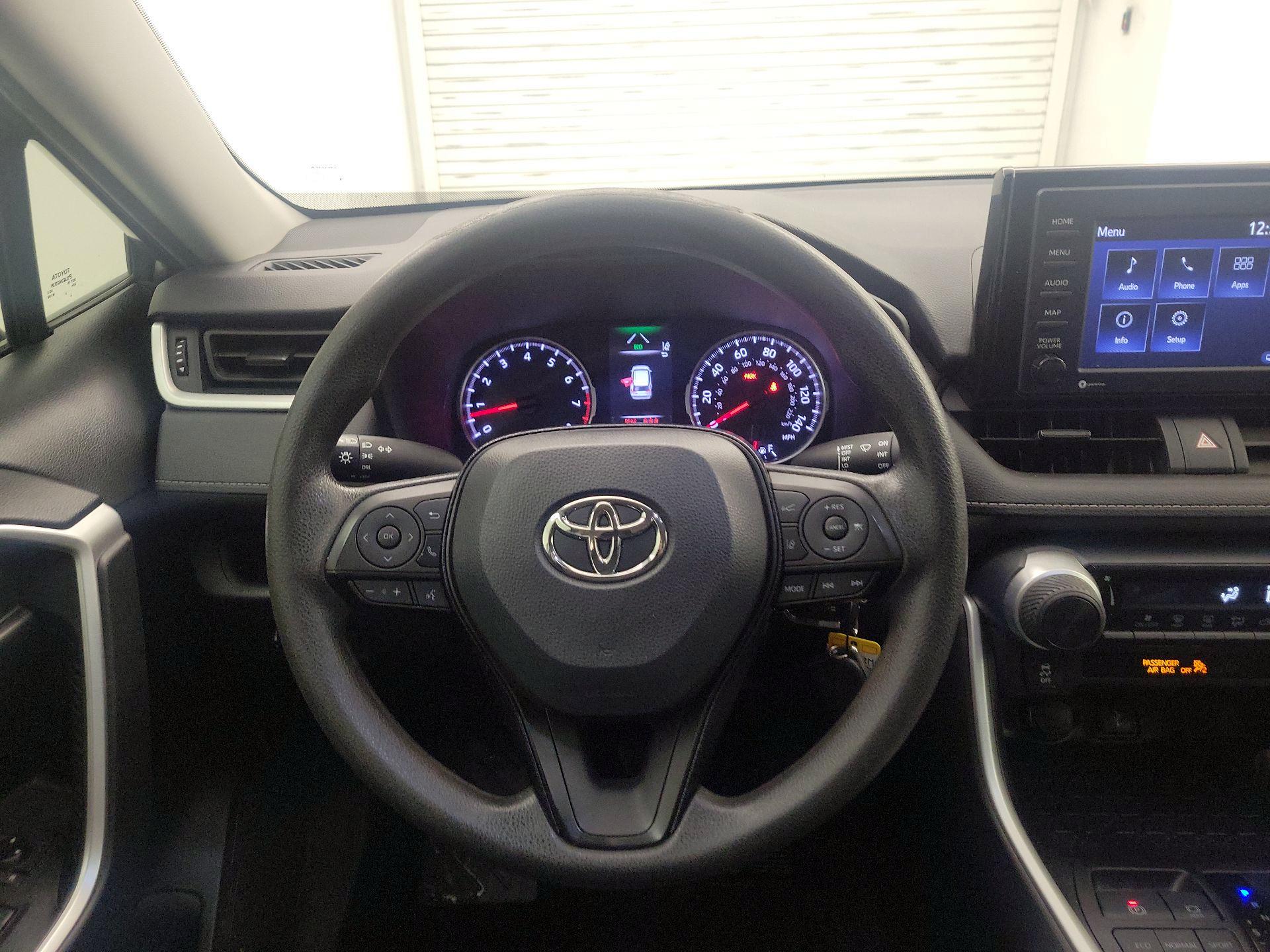 Thumbnail: 2021 Toyota RAV4 - 10