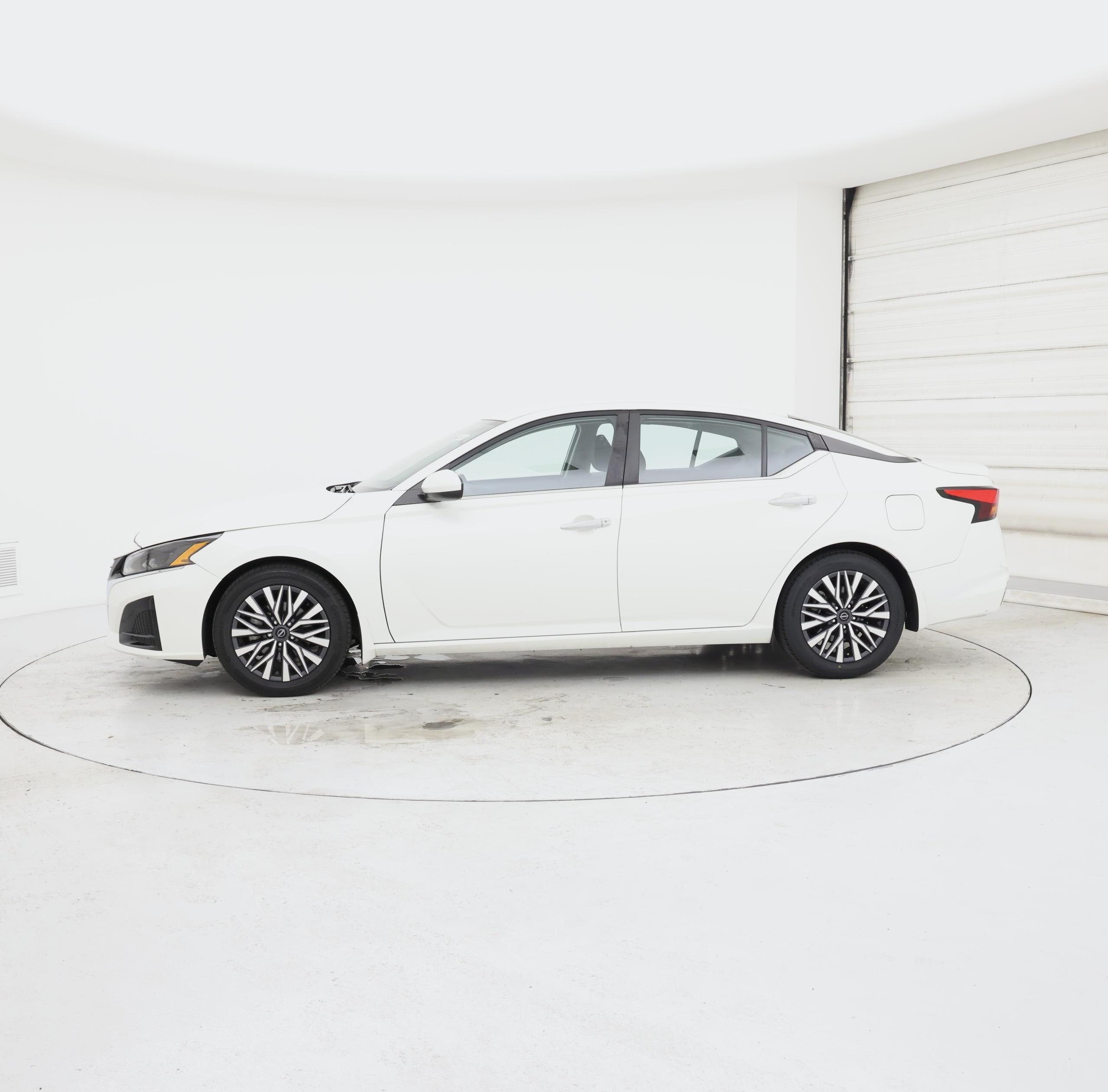 Thumbnail: 2023 Nissan Altima - 3
