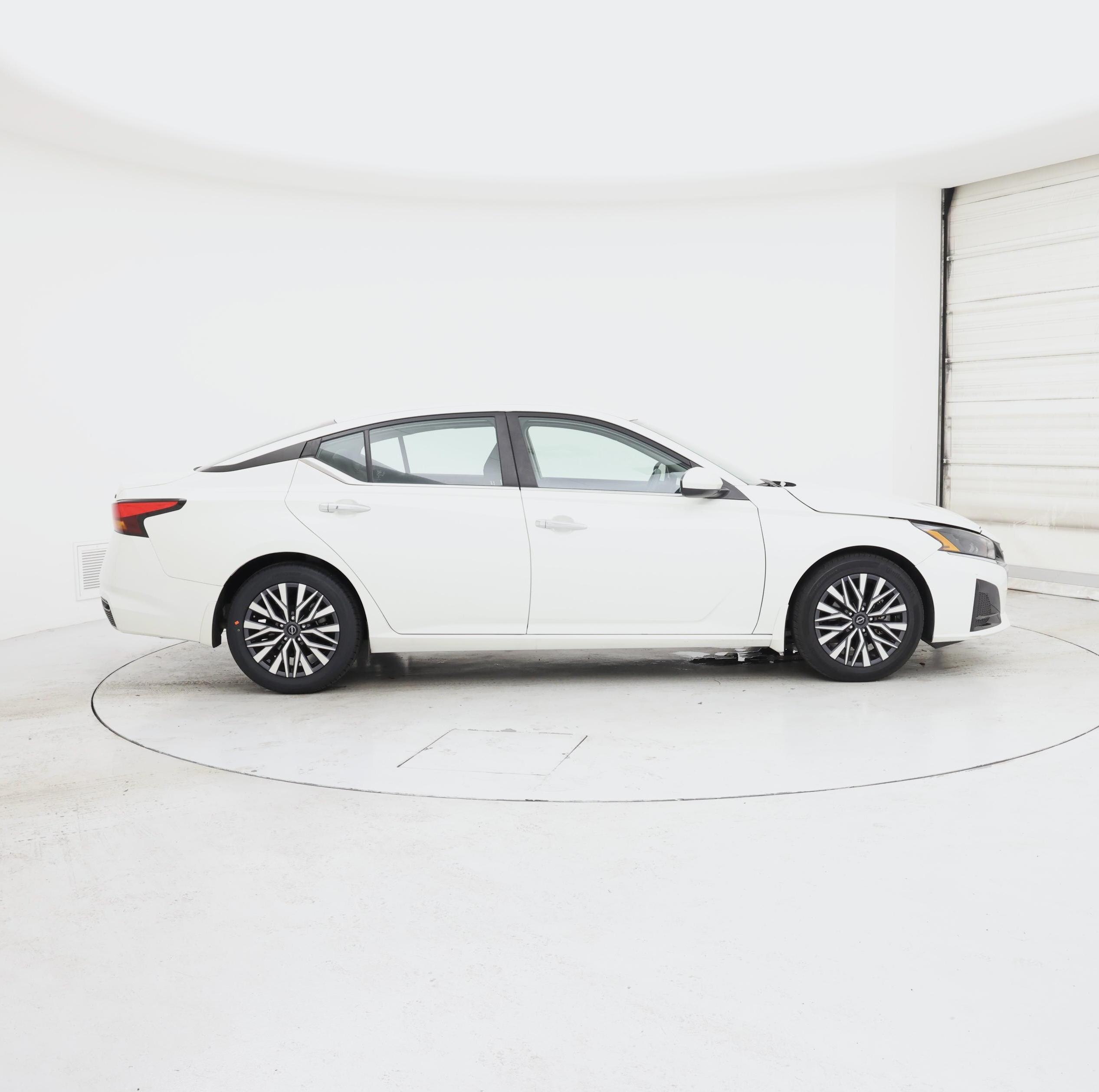 Thumbnail: 2023 Nissan Altima - 7