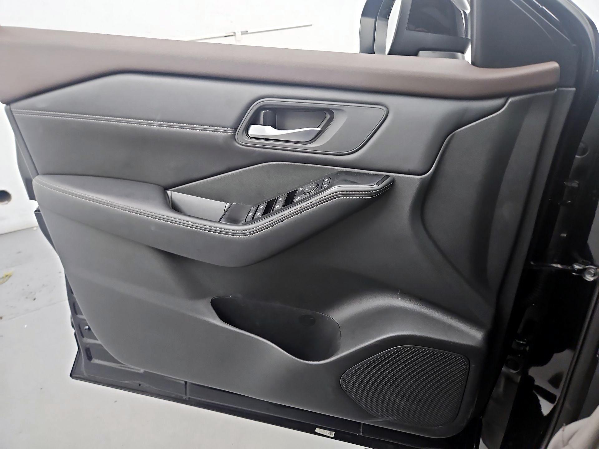 Thumbnail: 2023 Nissan Rogue - 12