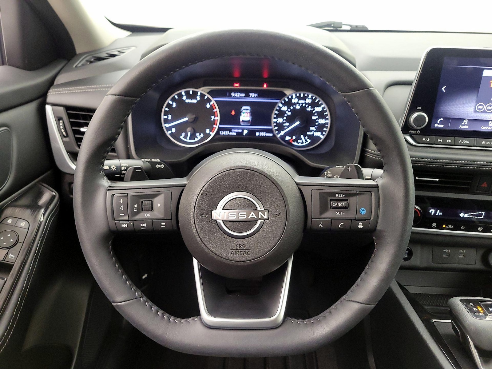 2024 Nissan Rogue SV - Photo 11