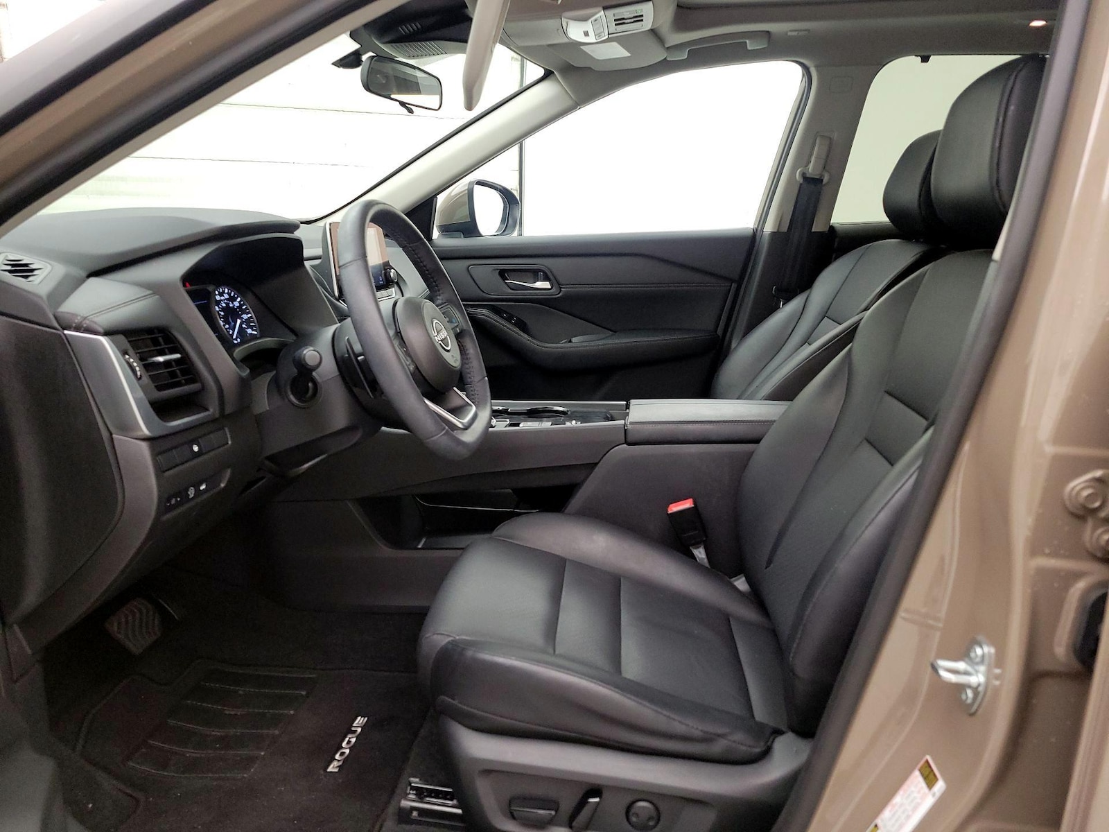 2024 Nissan Rogue SV - Photo 12