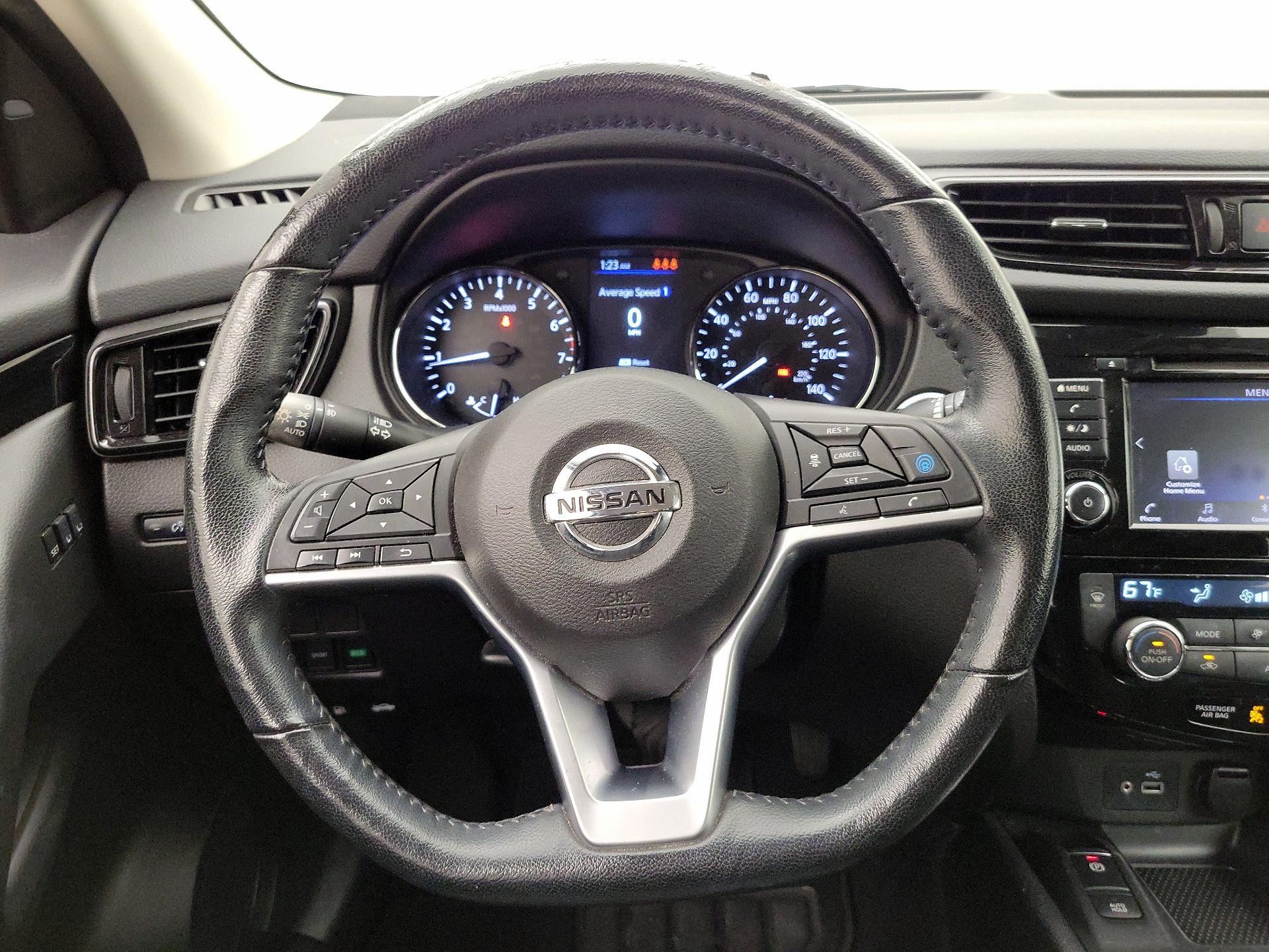 Thumbnail: 2022 Nissan Rogue Sport - 10