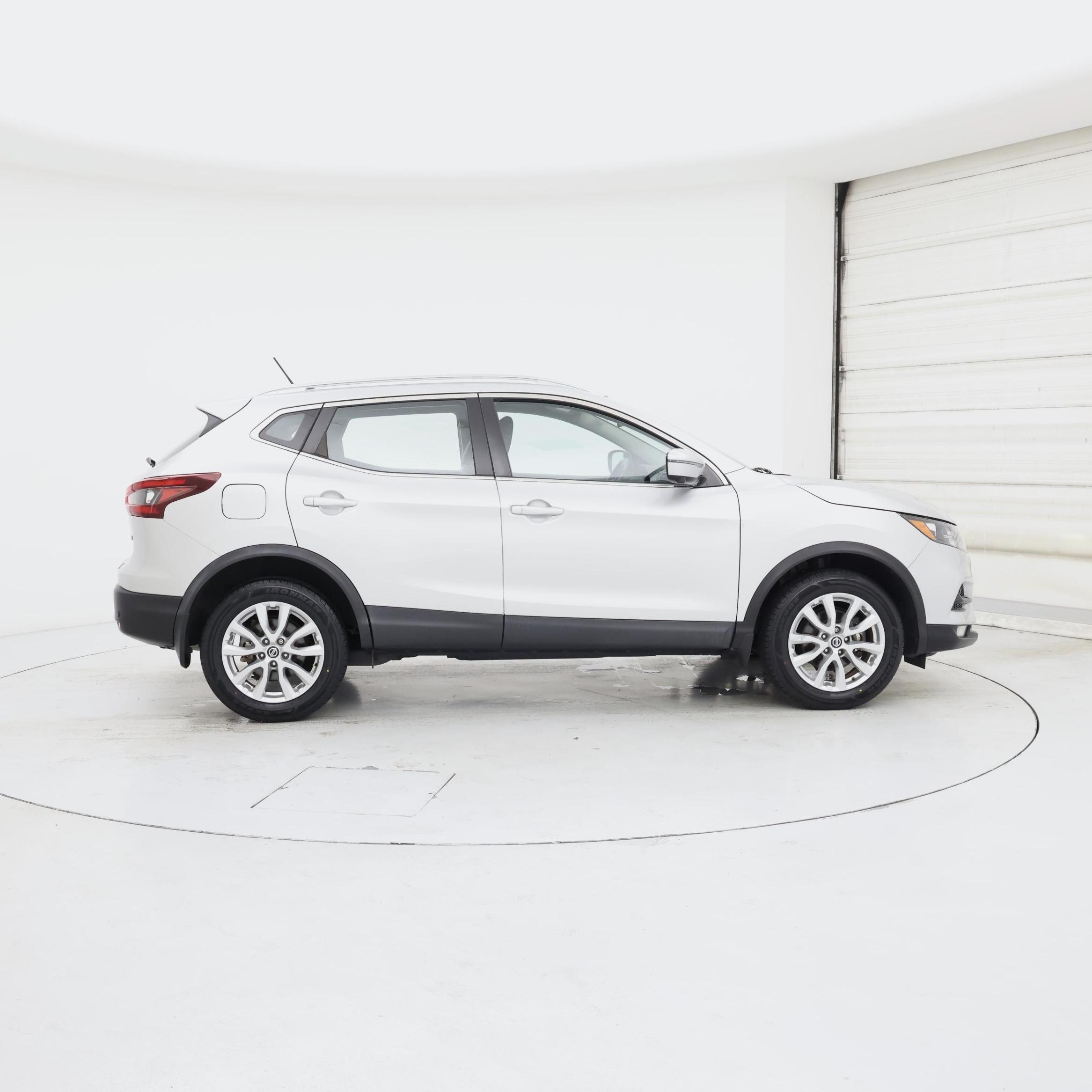 Thumbnail: 2022 Nissan Rogue Sport - 7