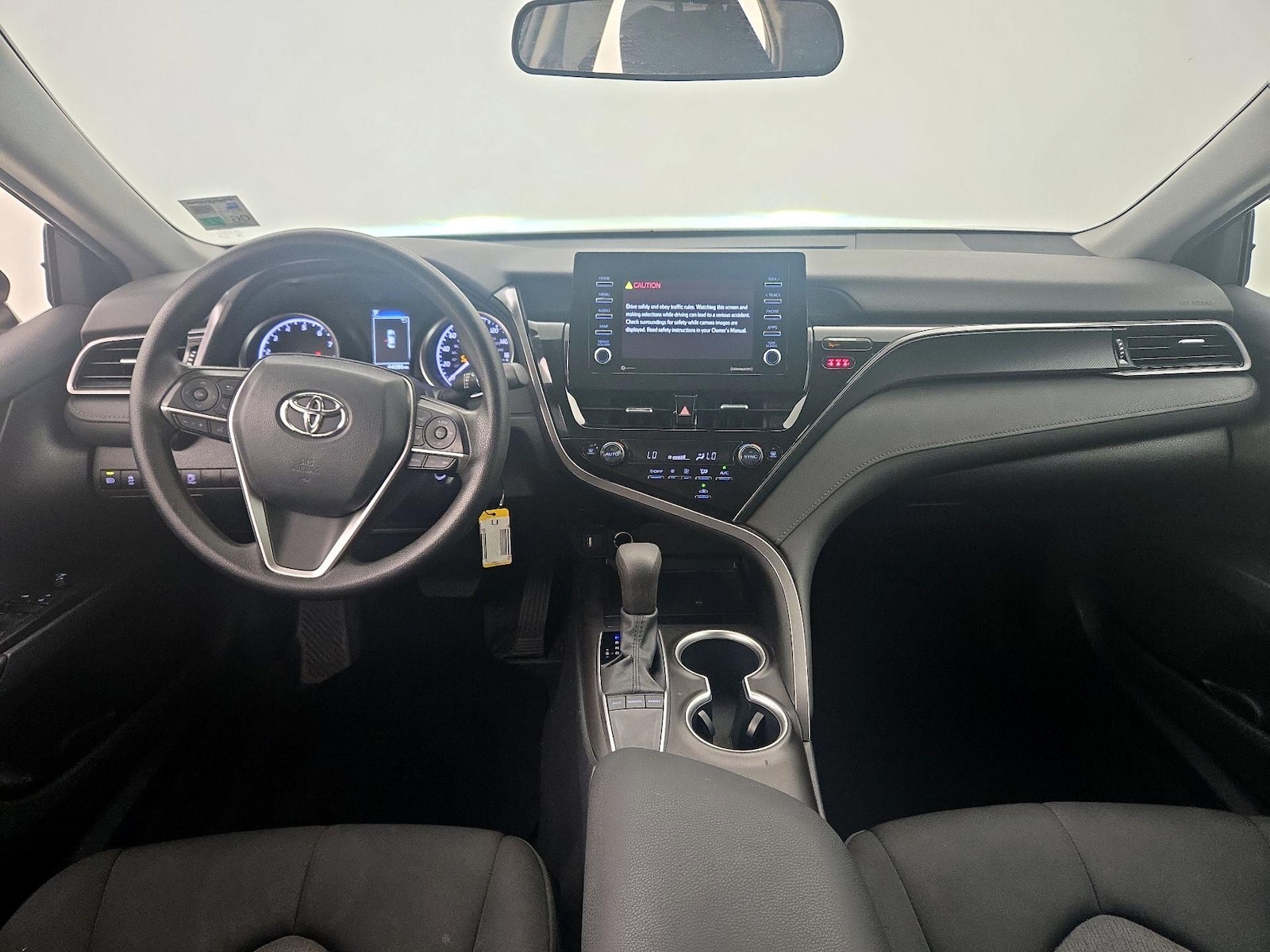 2023 Toyota Camry LE - Photo 10