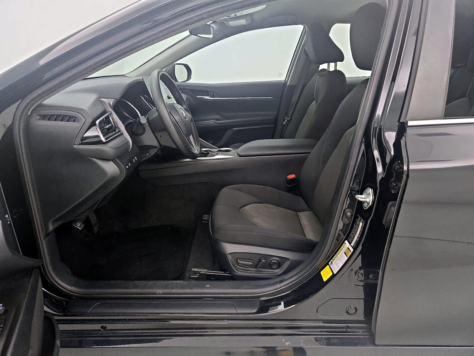 2023 Toyota Camry LE - Photo 12