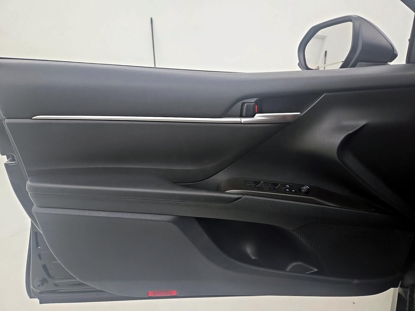 2023 Toyota Camry LE - Photo 13