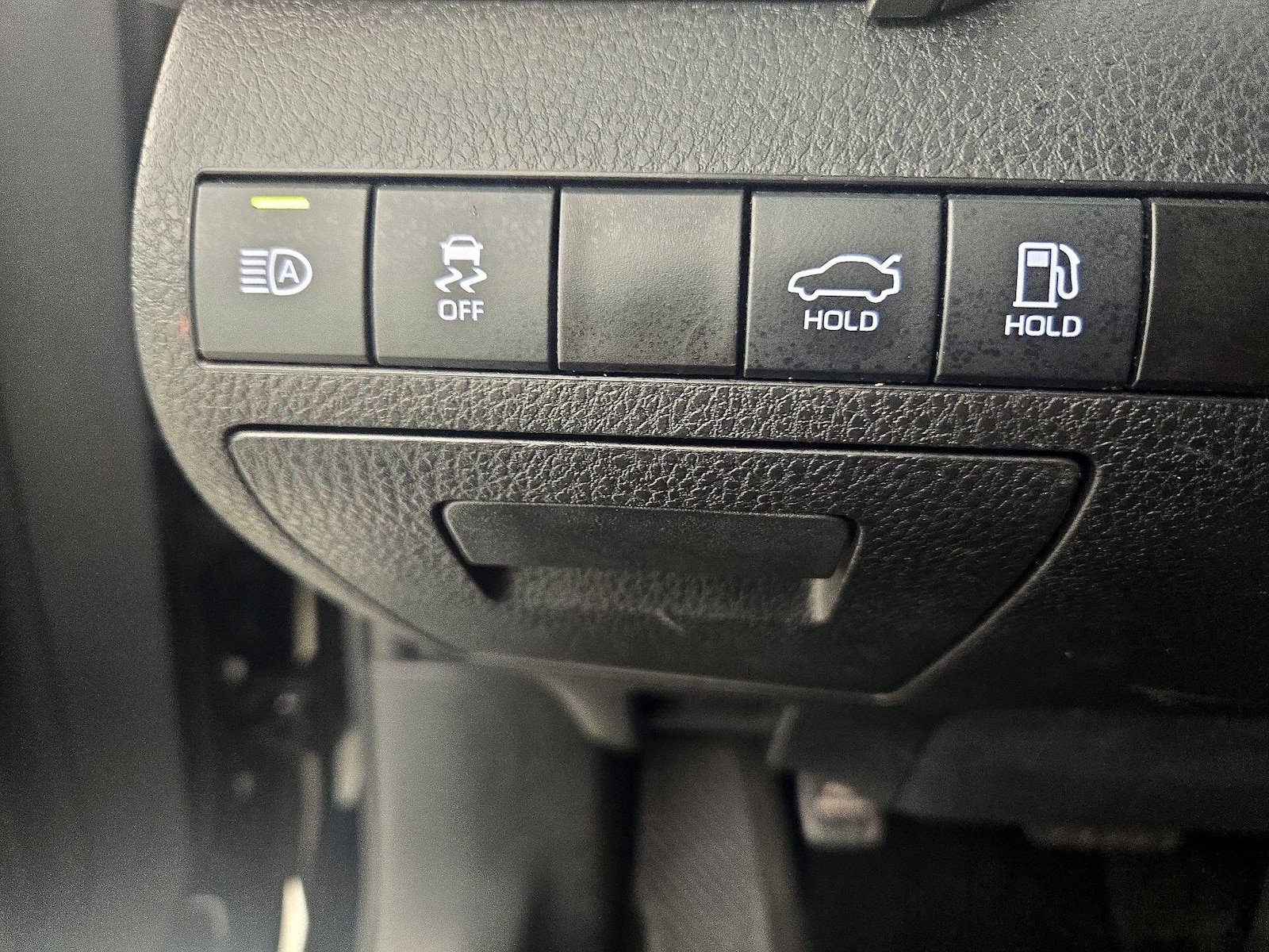 2023 Toyota Camry LE - Photo 14