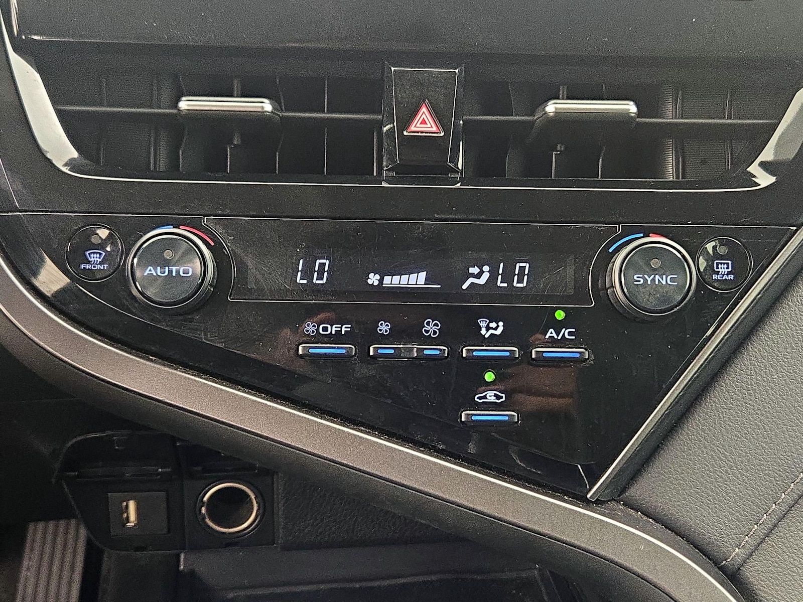 2023 Toyota Camry LE - Photo 17