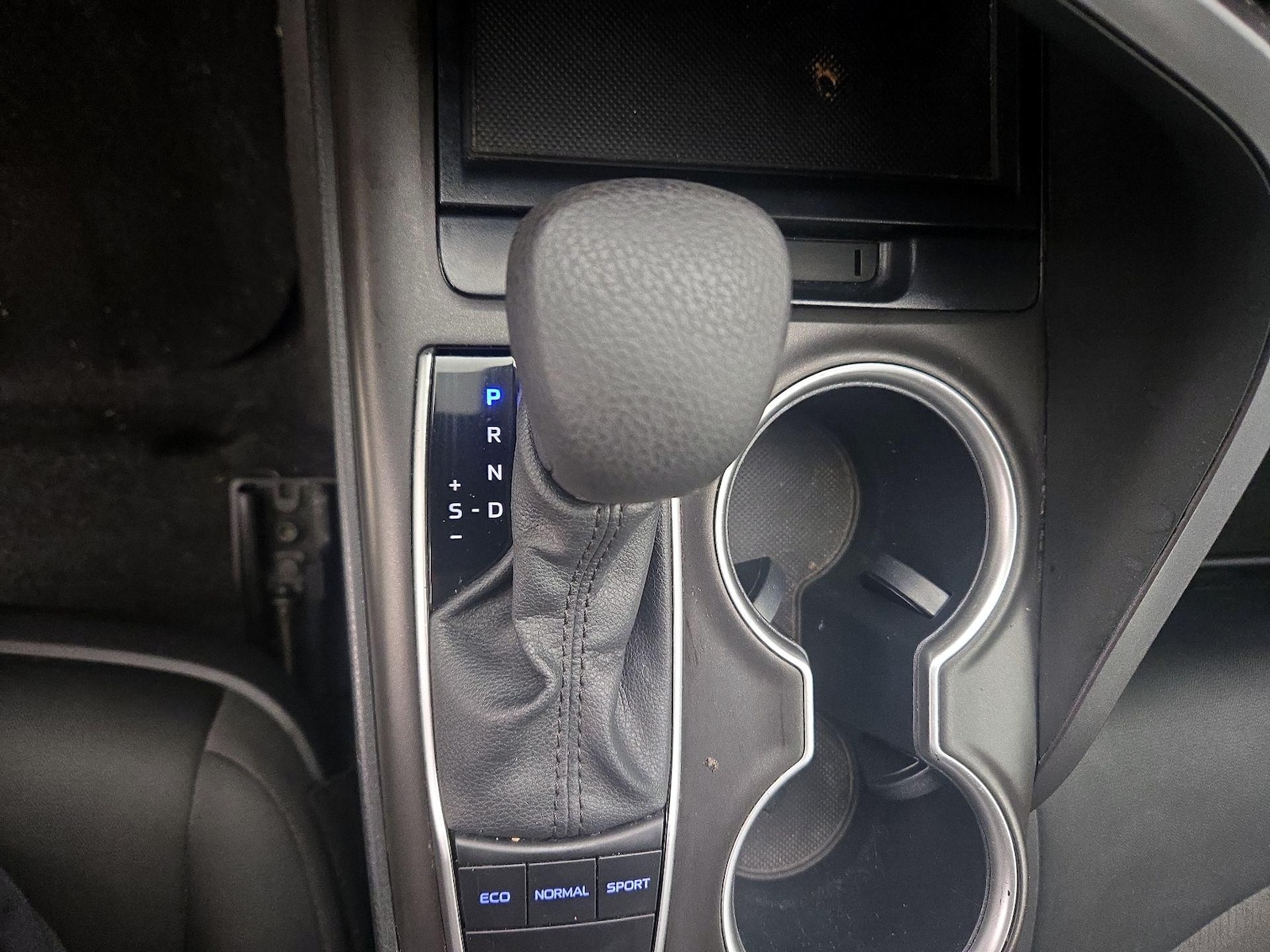 2023 Toyota Camry LE - Photo 18