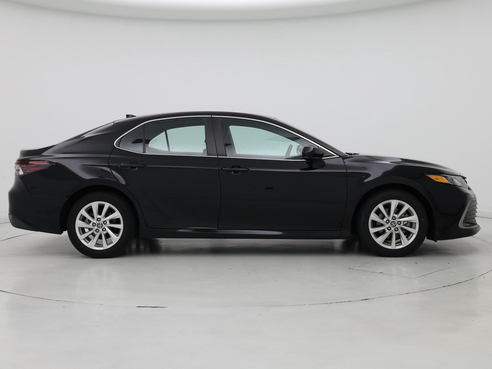 2023 Toyota Camry LE - Photo 8