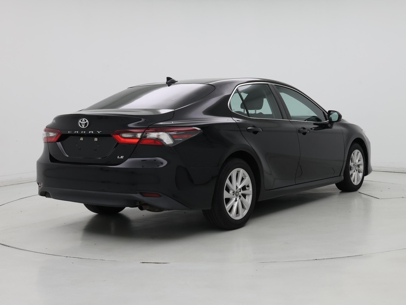 2023 Toyota Camry LE - Photo 9