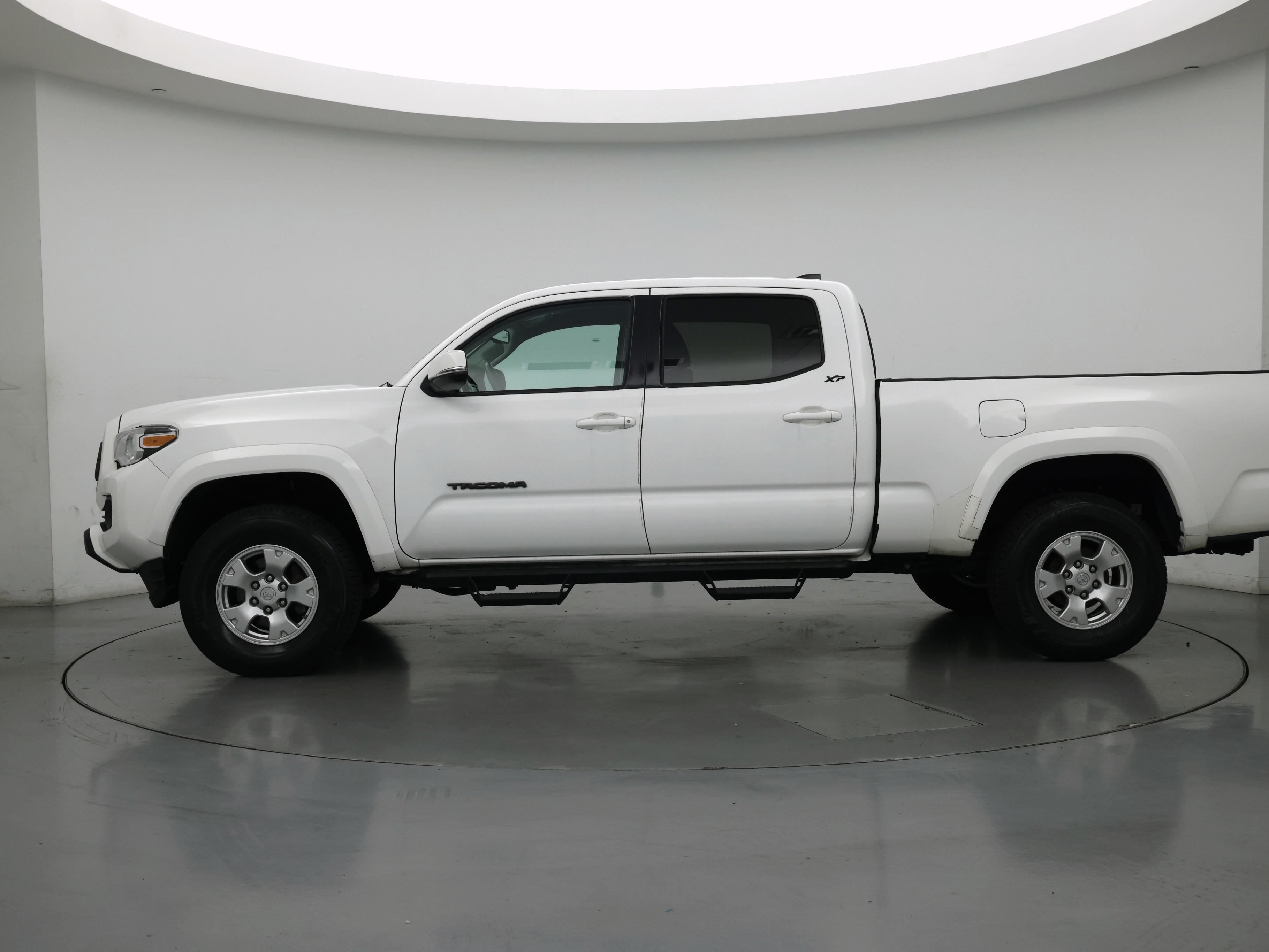 Thumbnail: 2022 Toyota Tacoma - 3