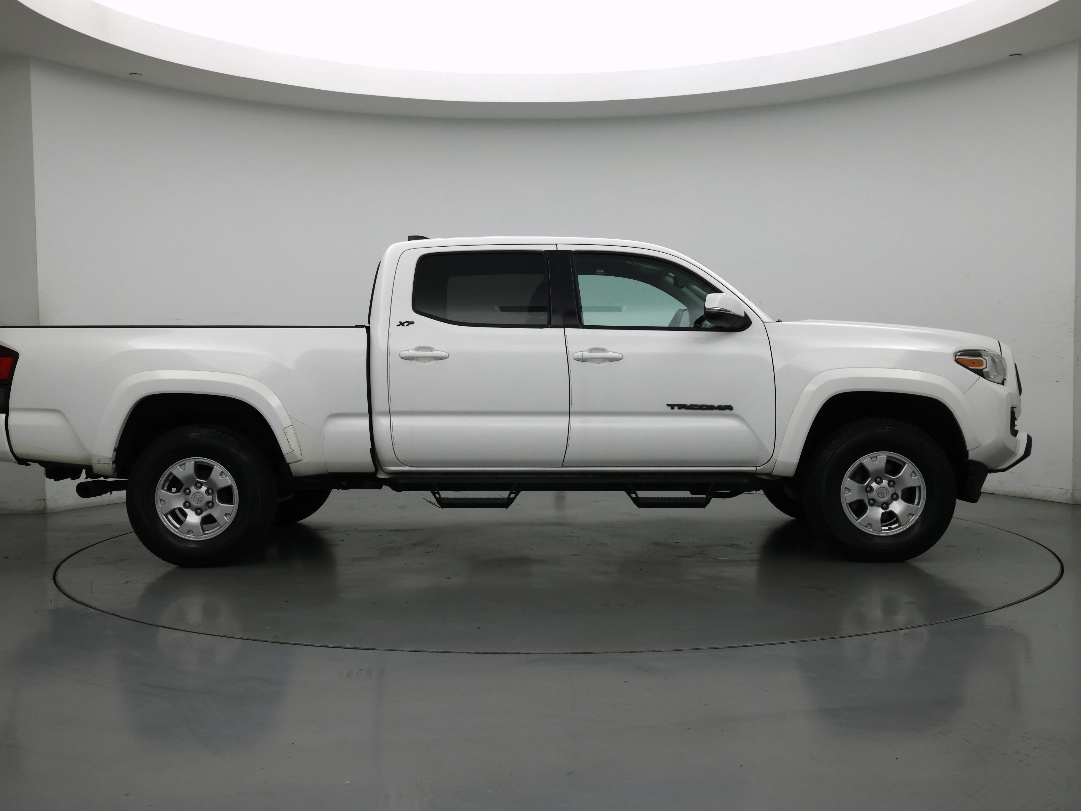 Thumbnail: 2022 Toyota Tacoma - 7