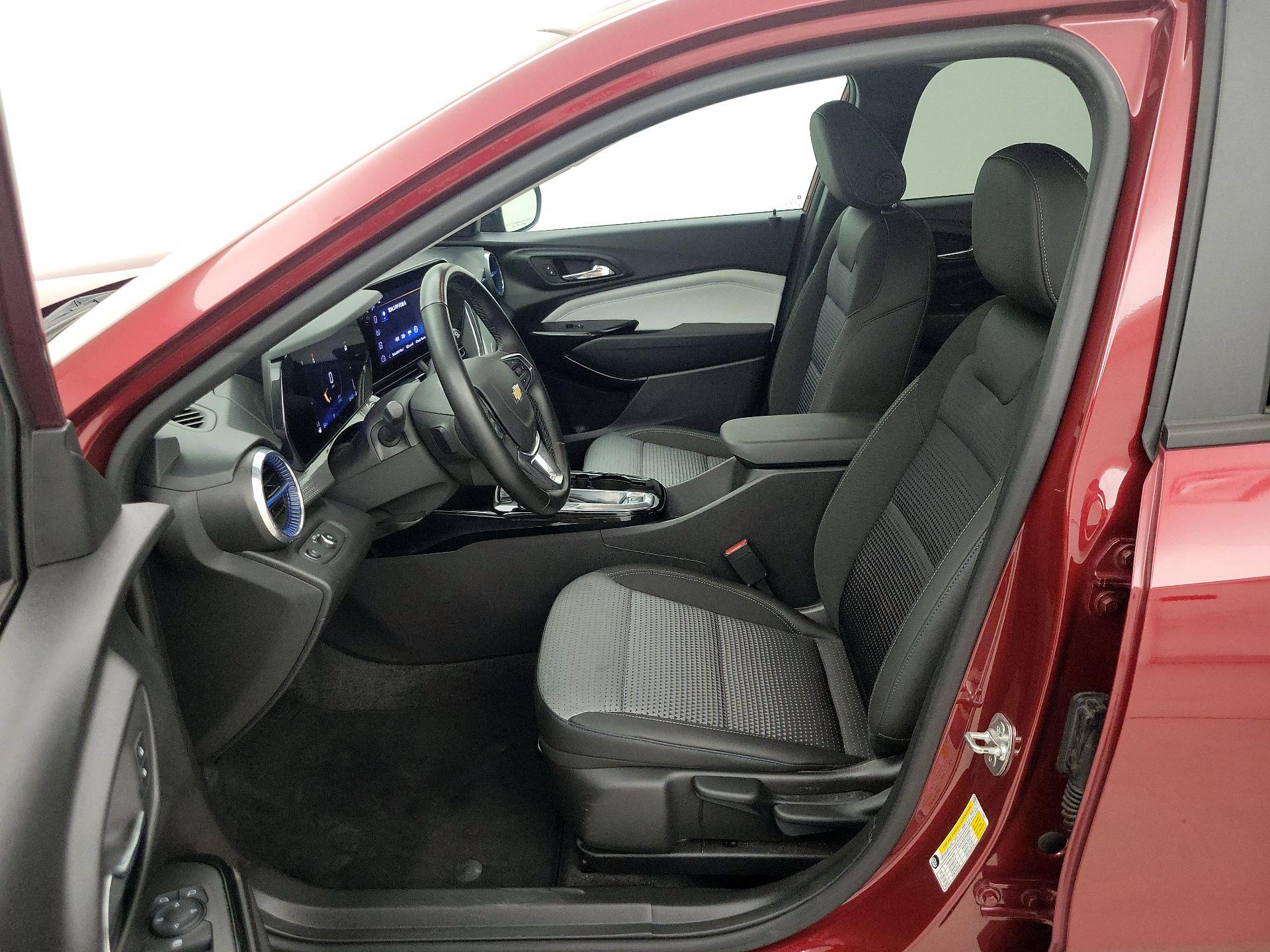 Thumbnail: 2025 Chevrolet Trax - 11