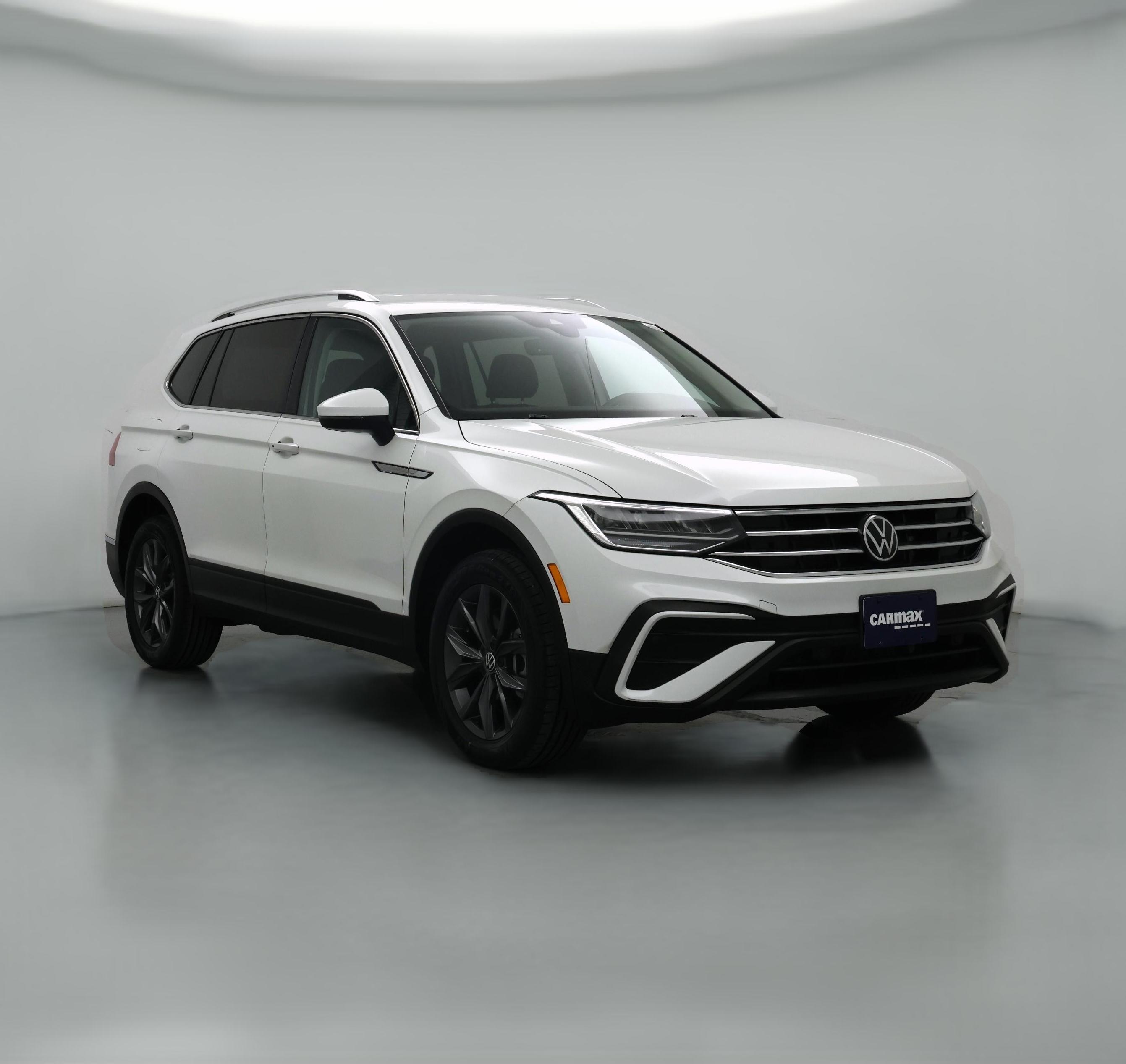 Thumbnail: 2023 Volkswagen Tiguan - 1