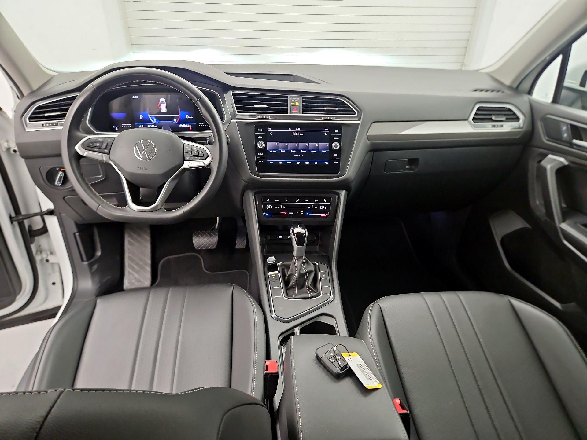 Thumbnail: 2023 Volkswagen Tiguan - 9