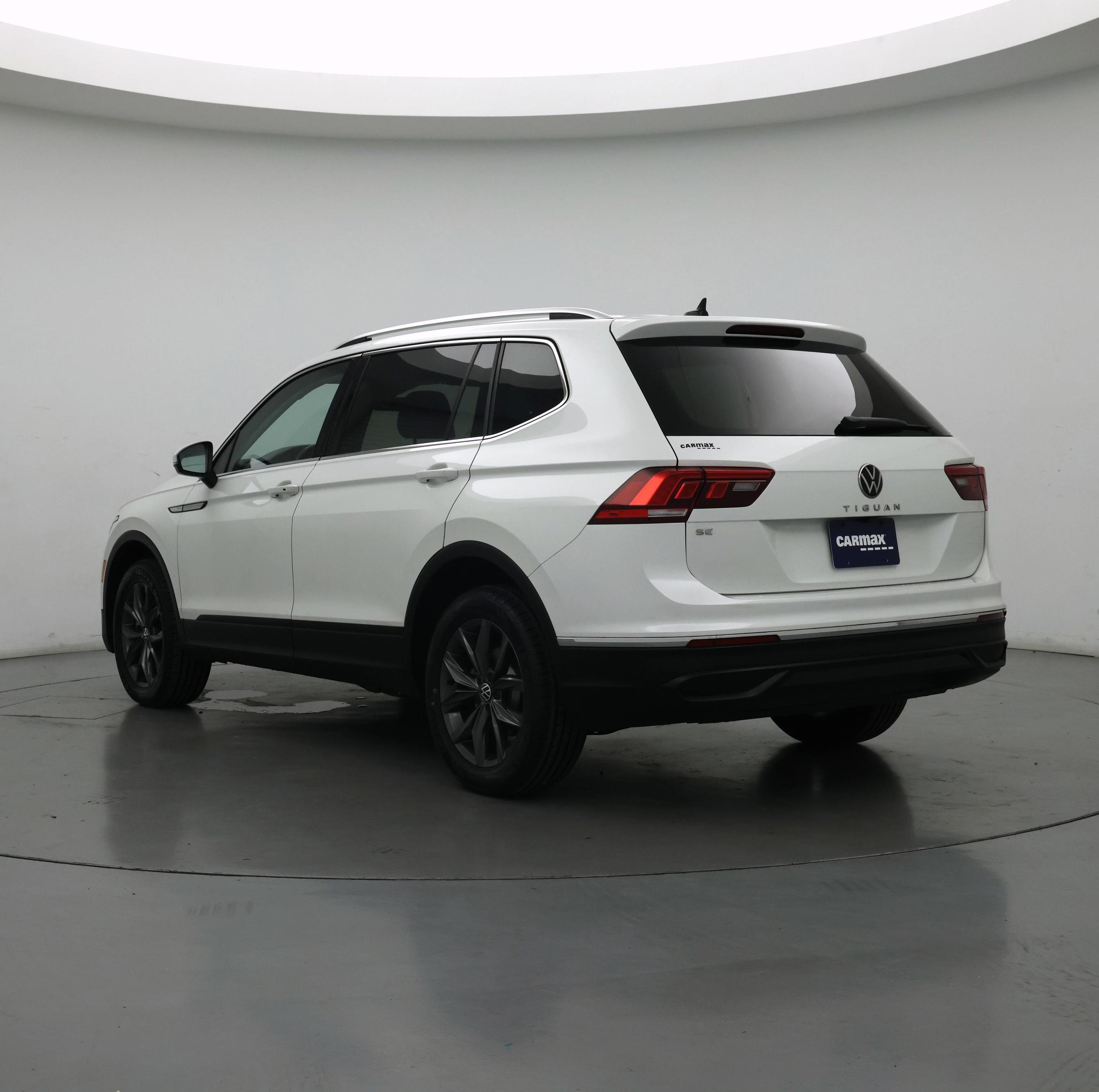 Thumbnail: 2023 Volkswagen Tiguan - 2