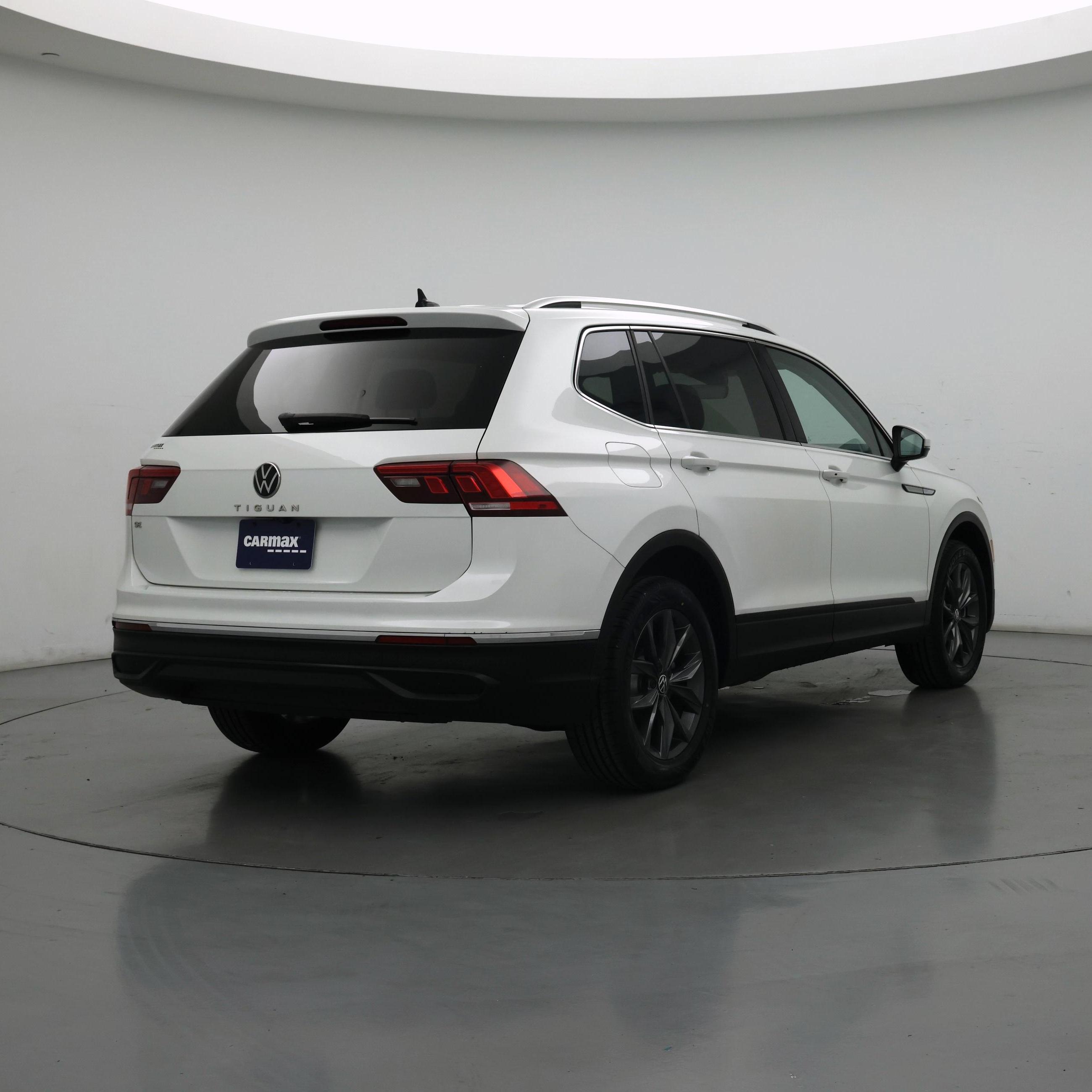 Thumbnail: 2023 Volkswagen Tiguan - 8