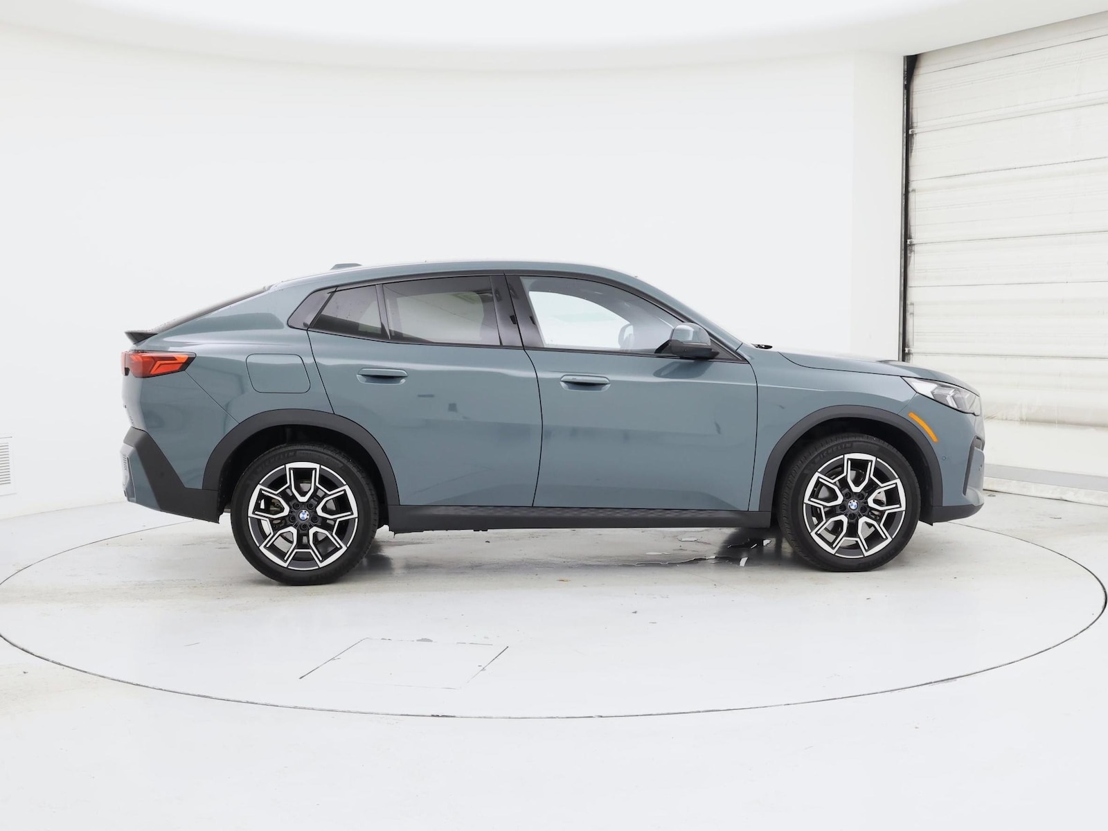 2025 BMW X2 28i - Photo 8