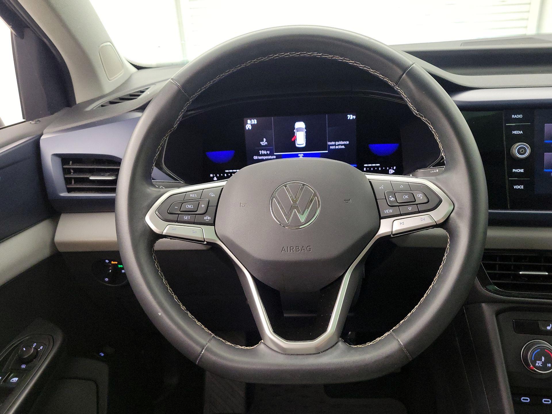 Thumbnail: 2022 Volkswagen Taos - 10