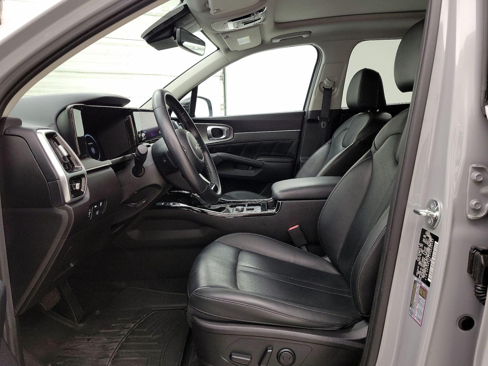 2023 Hyundai Venue Limited - Photo 12