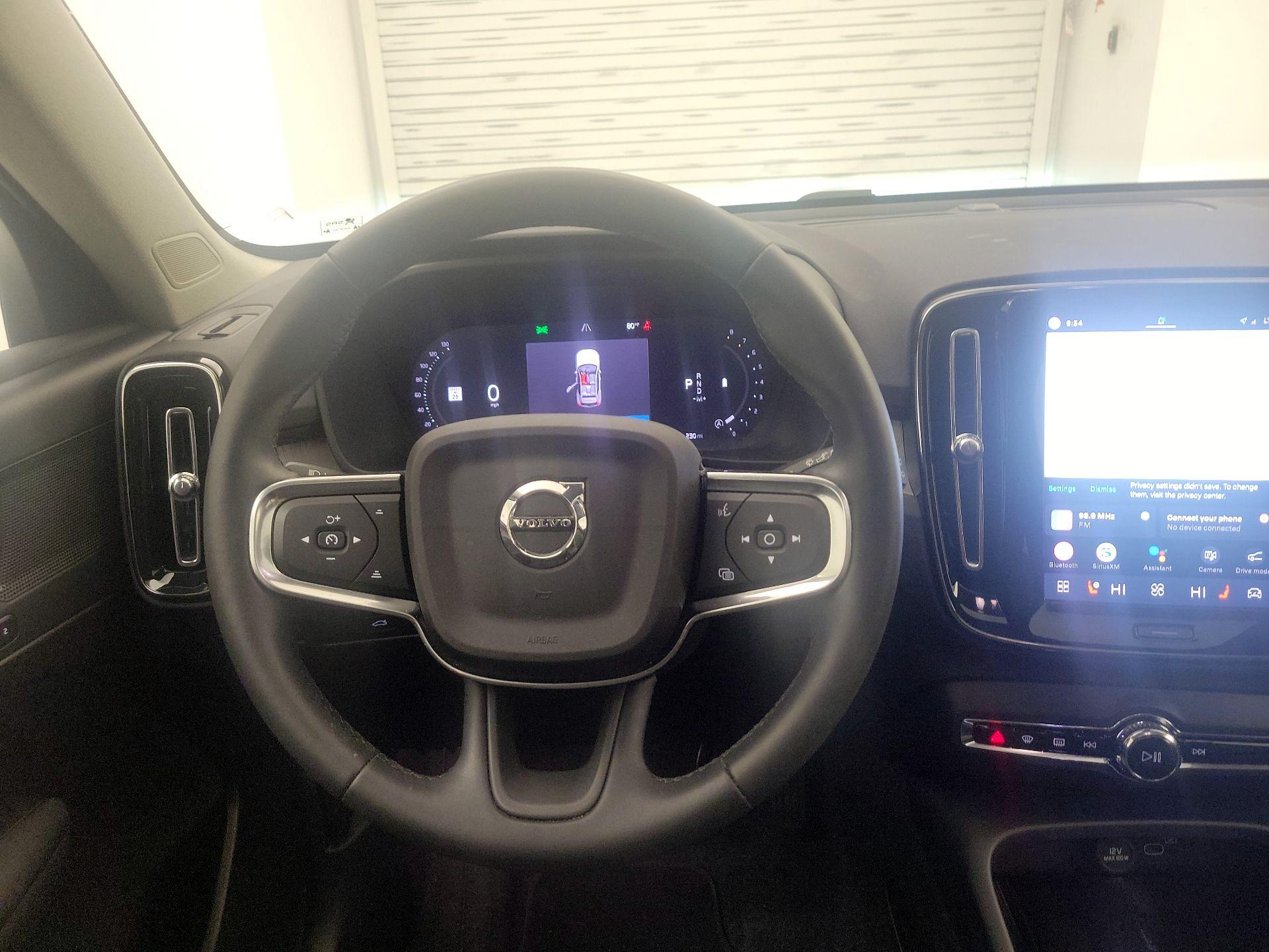 Thumbnail: 2025 Volvo XC40 - 10