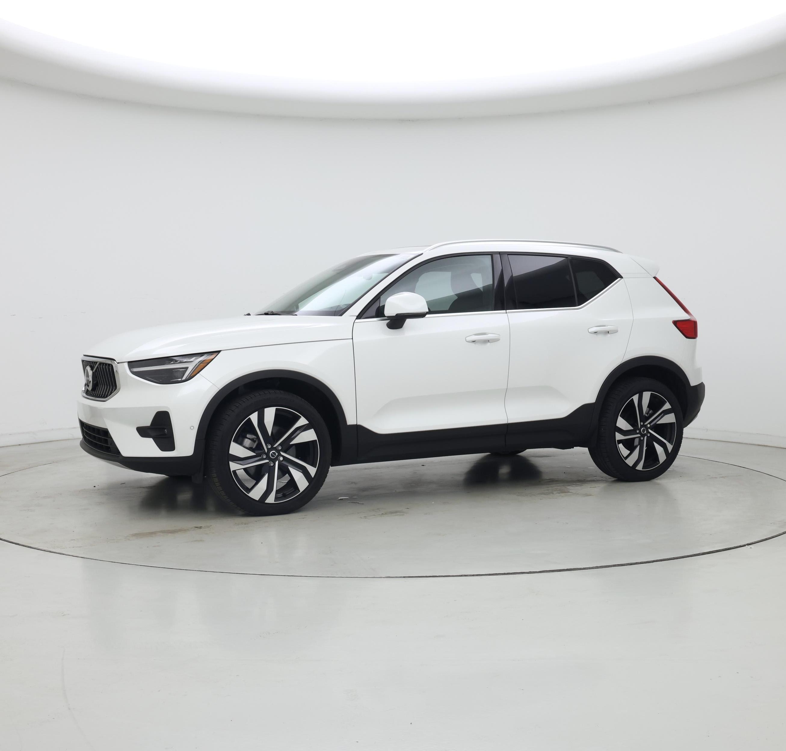 Thumbnail: 2025 Volvo XC40 - 5