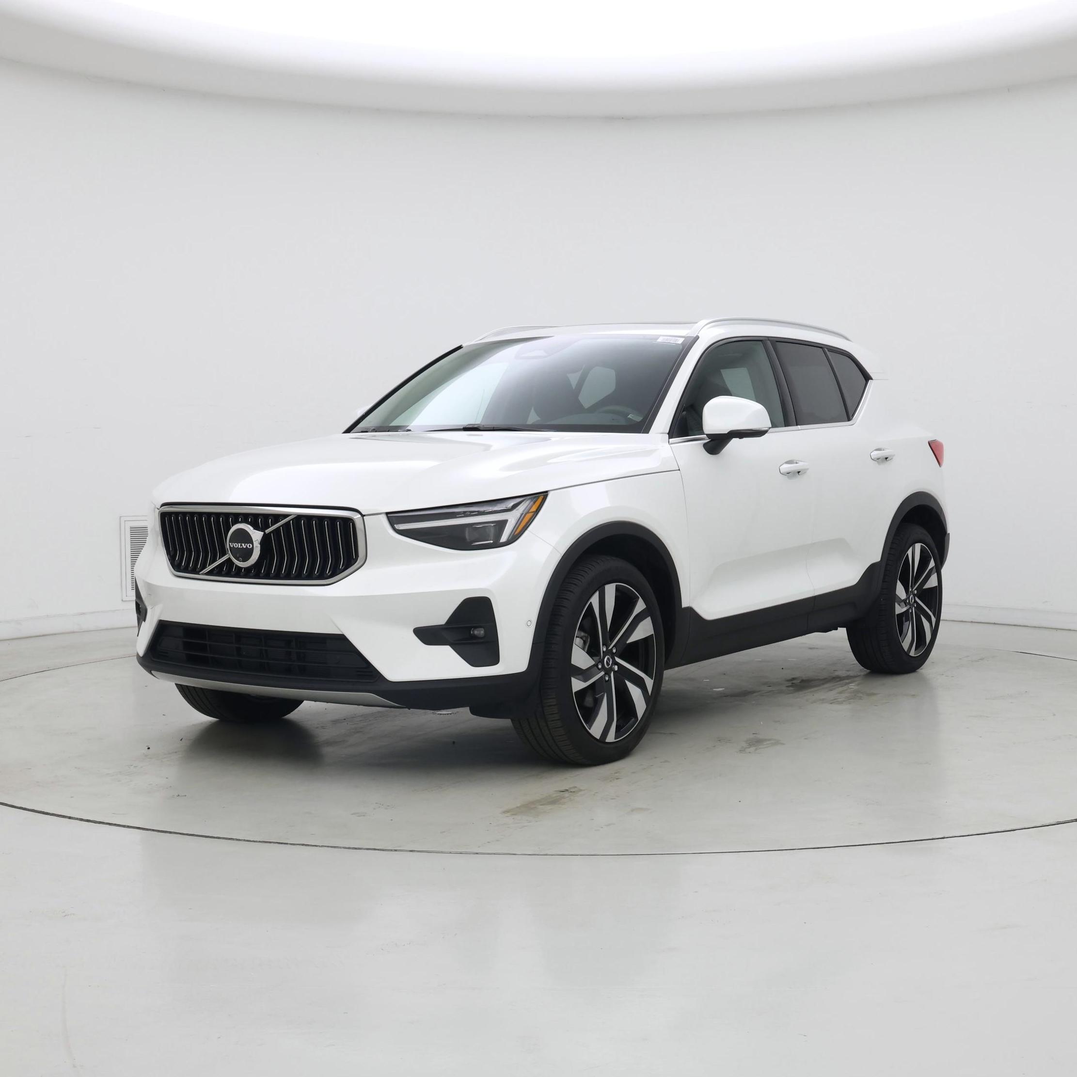 Thumbnail: 2025 Volvo XC40 - 7
