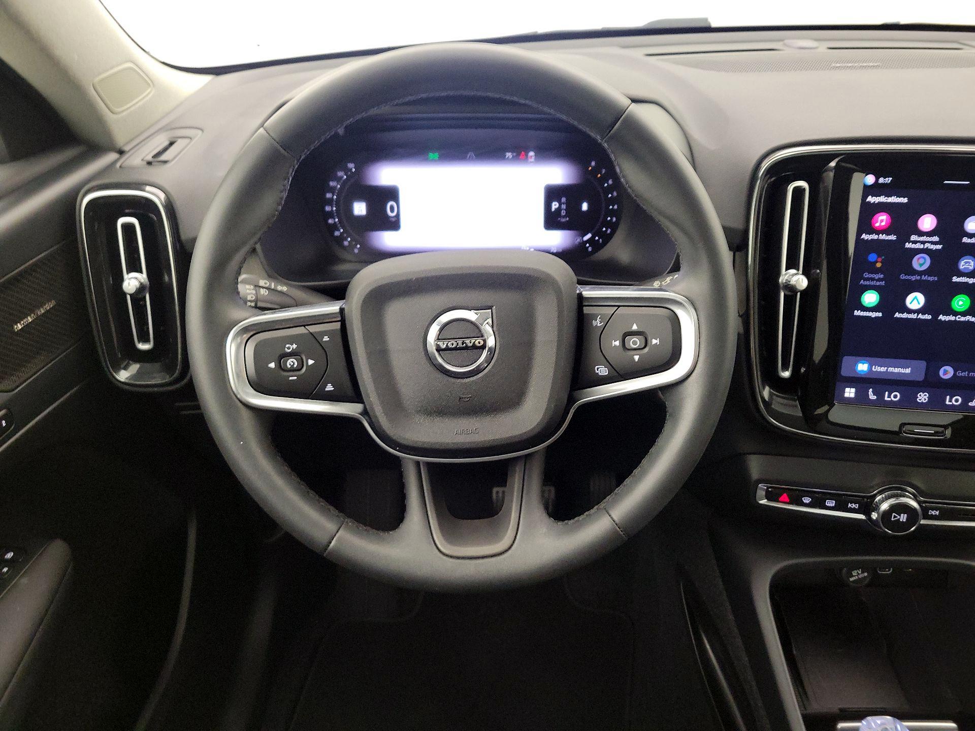 Thumbnail: 2023 Volvo XC40 - 10